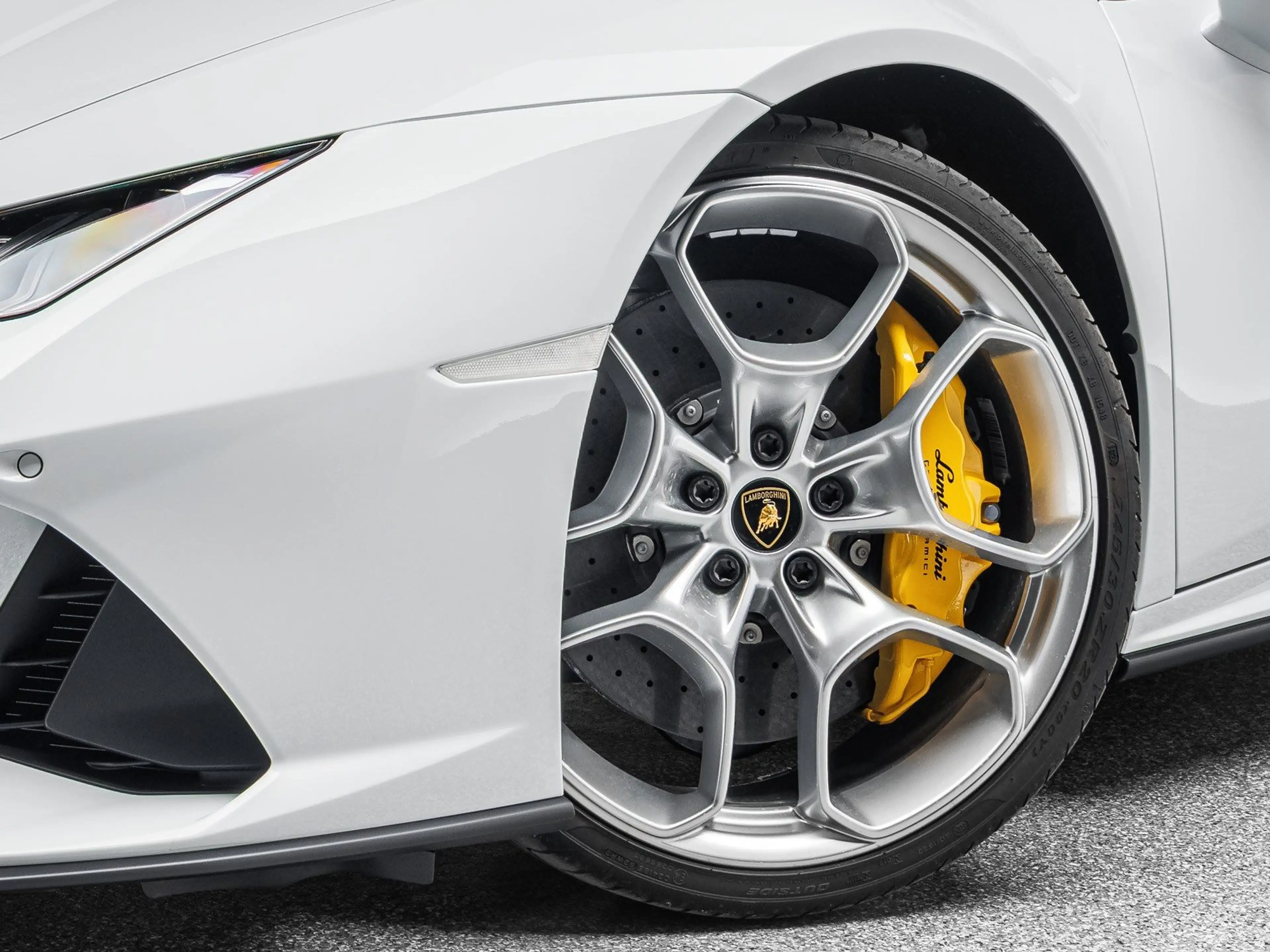 Lamborghini Huracán Evo Spyder 20" SPORT SEATS EVO TRIM LIFT SENSONUM — photo 13