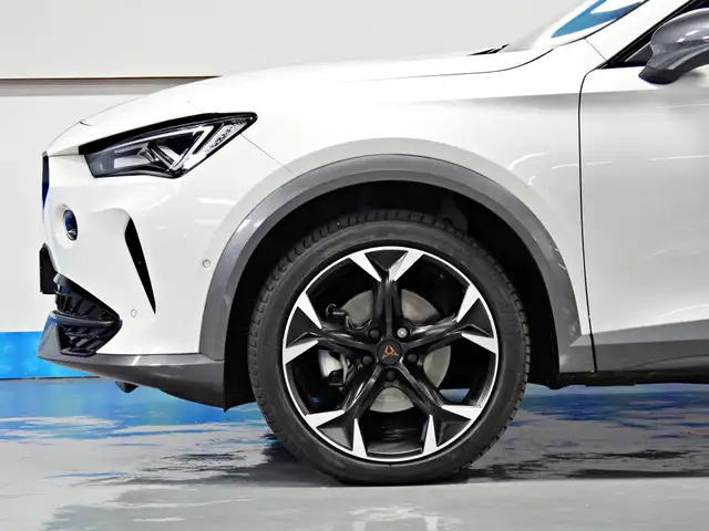 Cupra Formentor view 3