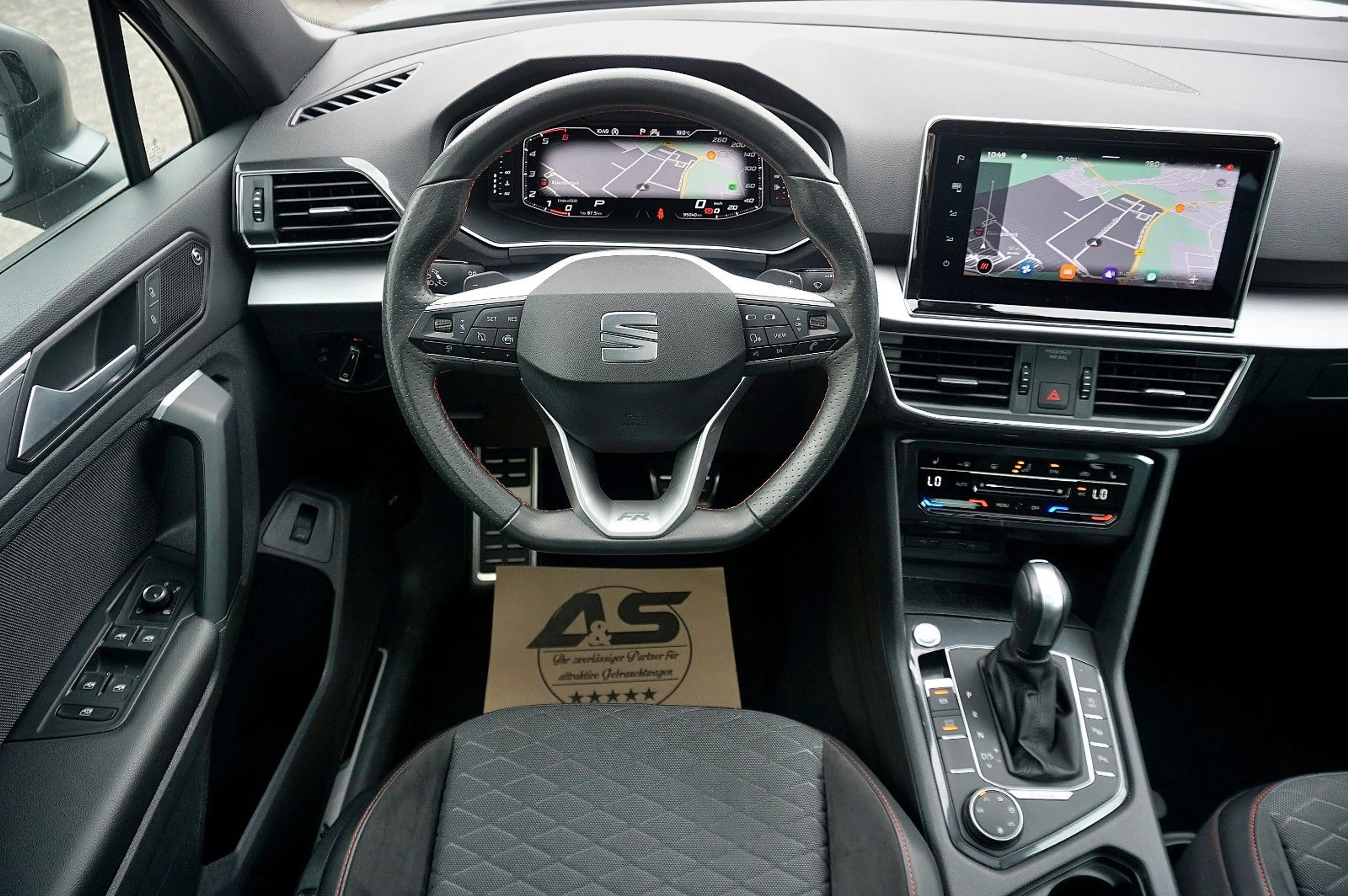SEAT Tarraco 2.0 TDI FR 4x4 *UNFALLFREI *PANO *AHK — photo 2