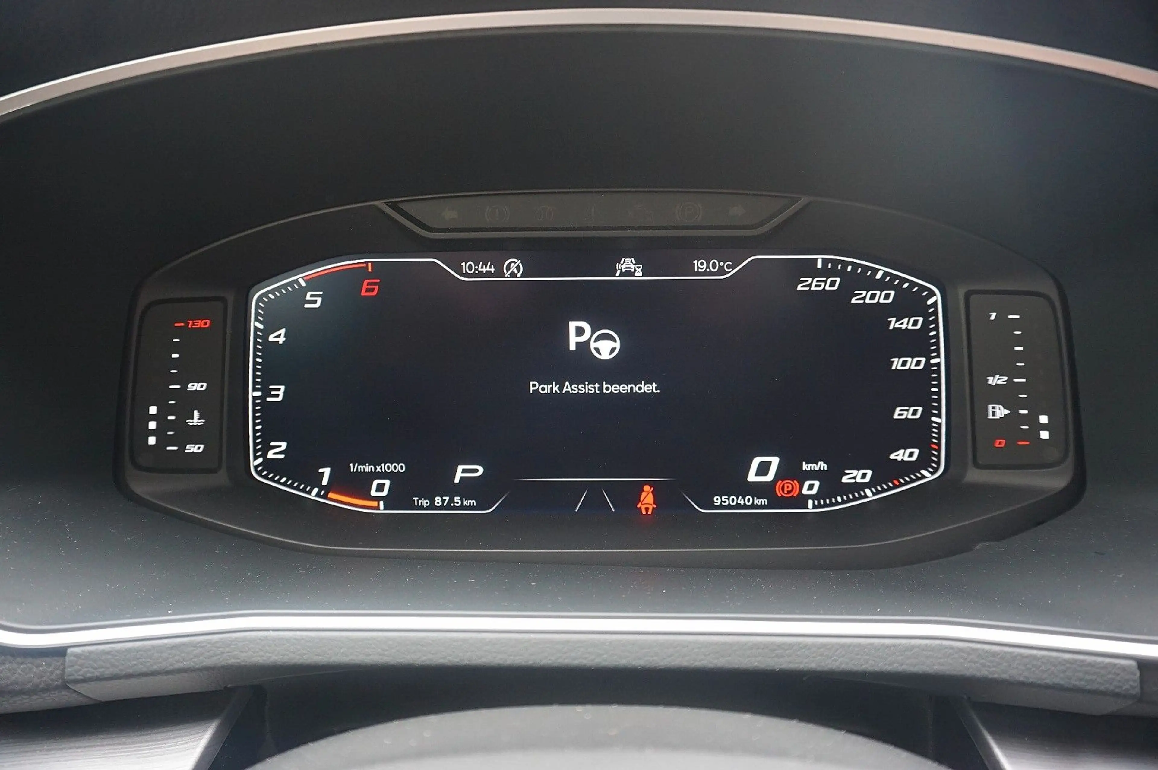 SEAT Tarraco 2.0 TDI FR 4x4 *UNFALLFREI *PANO *AHK — photo 20