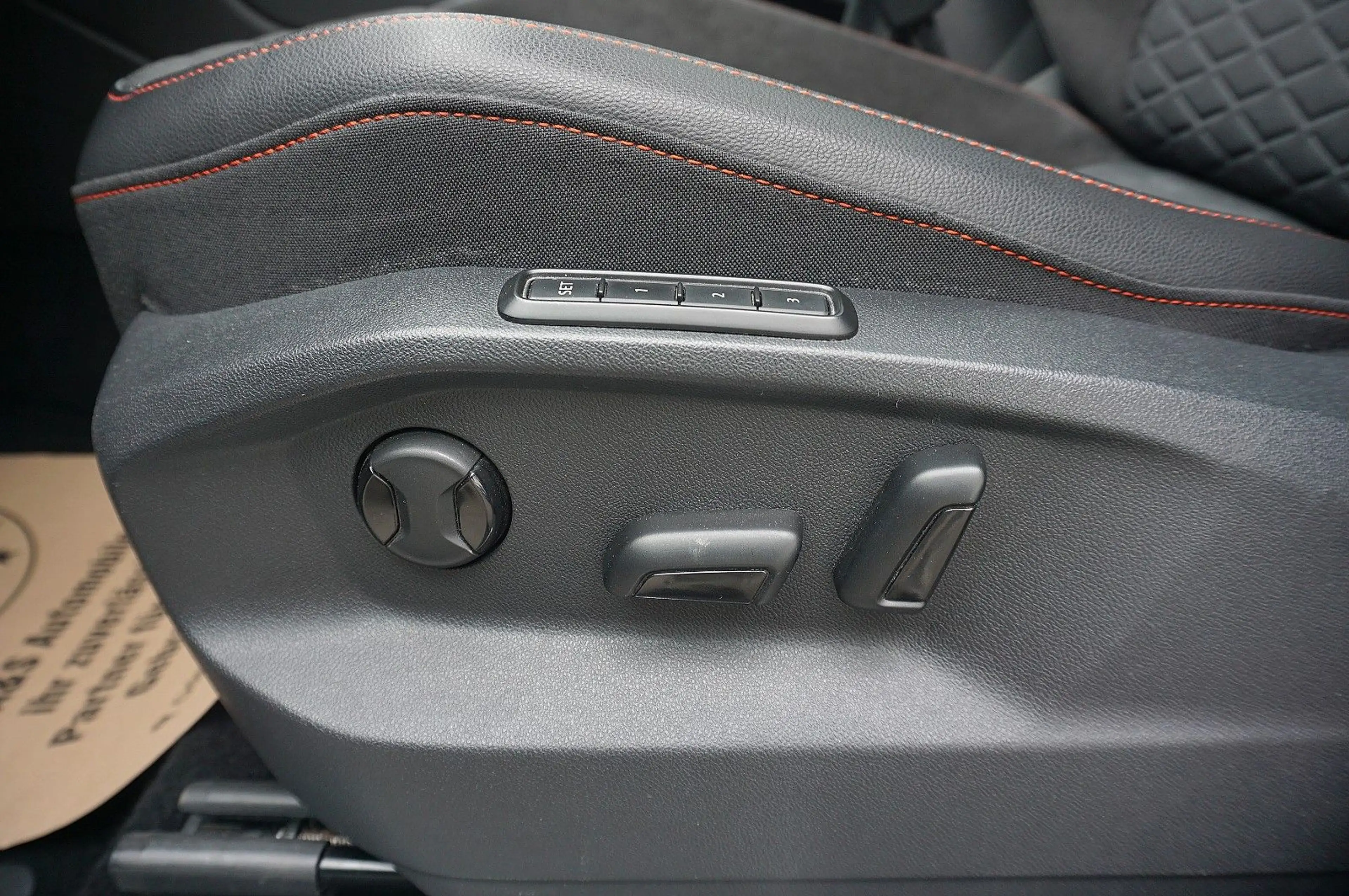 SEAT Tarraco 2.0 TDI FR 4x4 *UNFALLFREI *PANO *AHK — photo 17