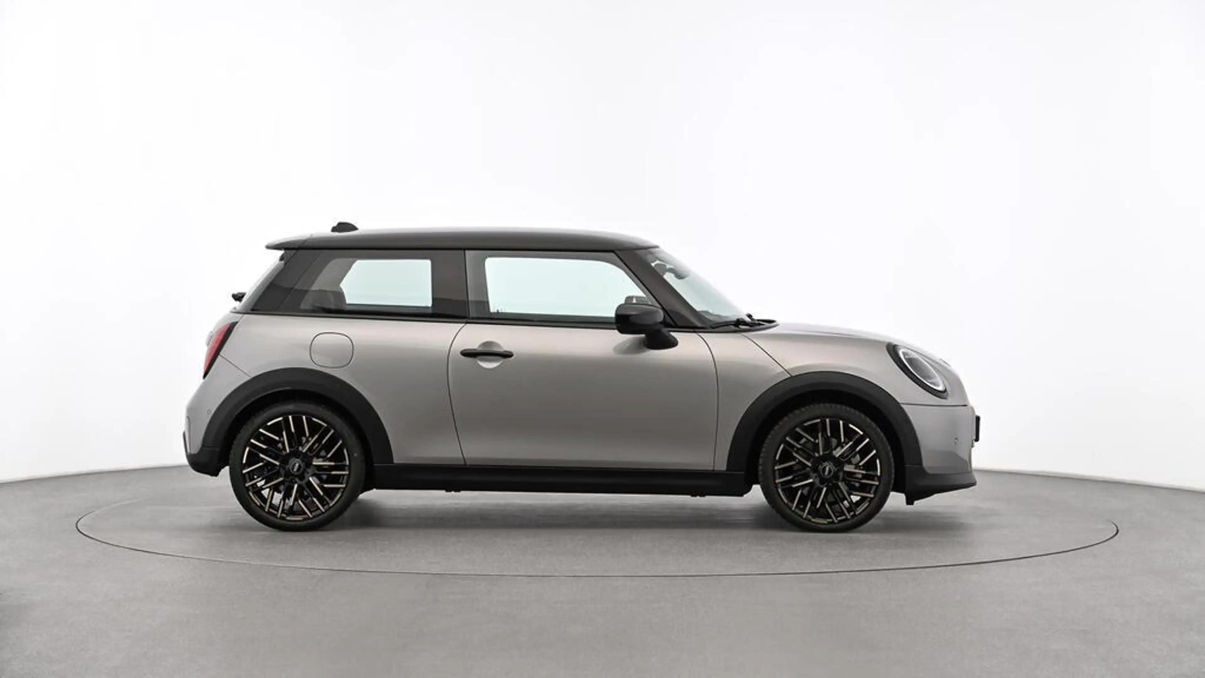MINI Cooper C Favoured Trim — photo 3
