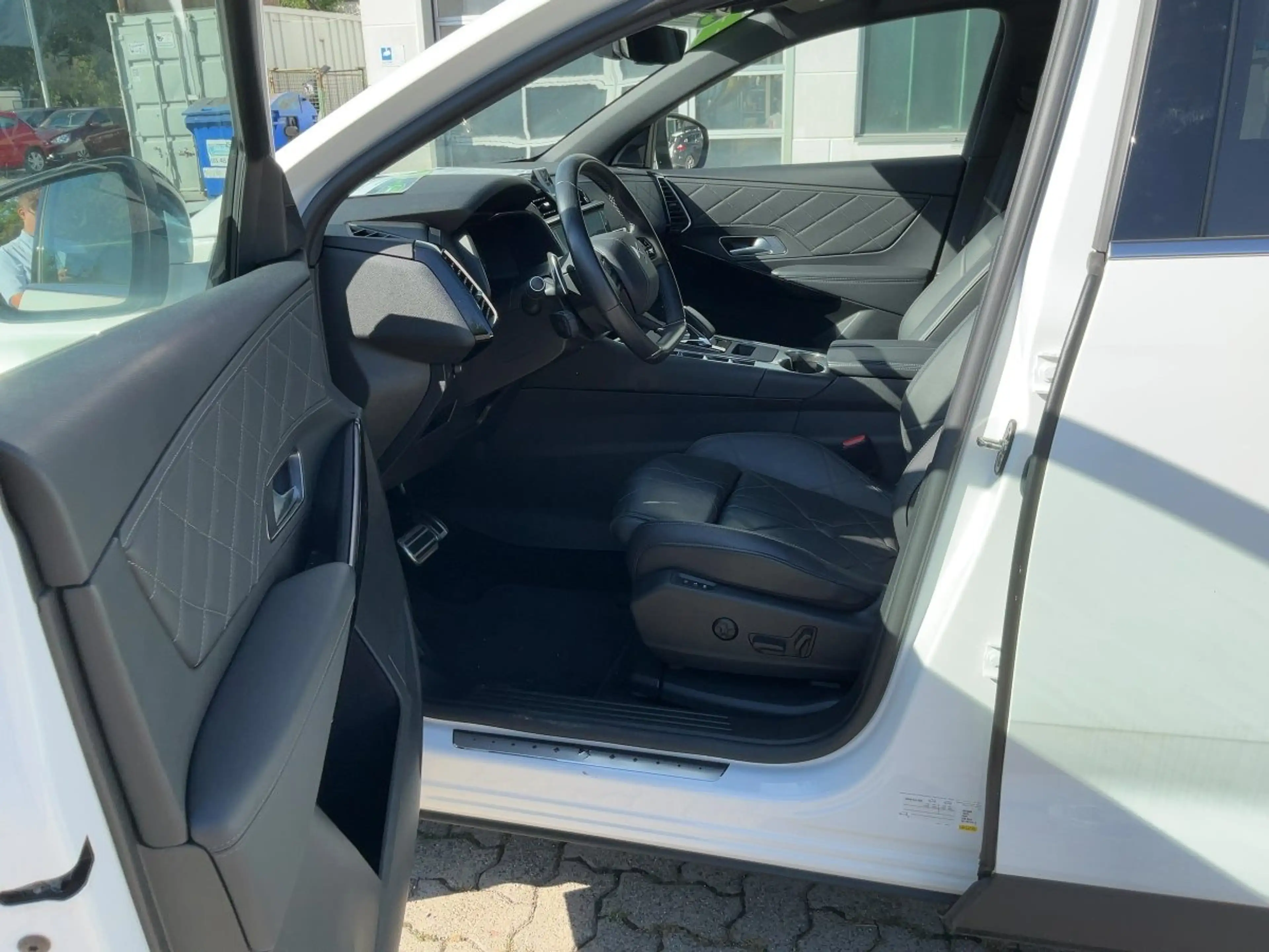 DS Automobiles DS 7 225 S&S 4x2 E-Tense W Rivoli AHK+Kam.+Leder — photo 9