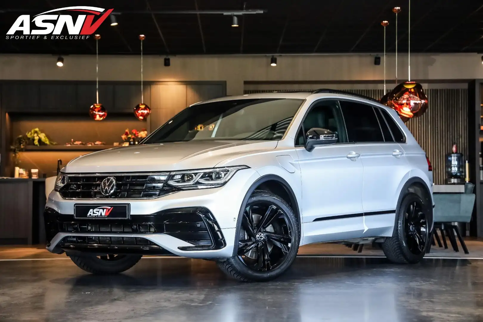 Volkswagen Tiguan 1.4 TSI eHybrid, 245 PK, Facelift, R/Line/In/Exter Argento - 1
