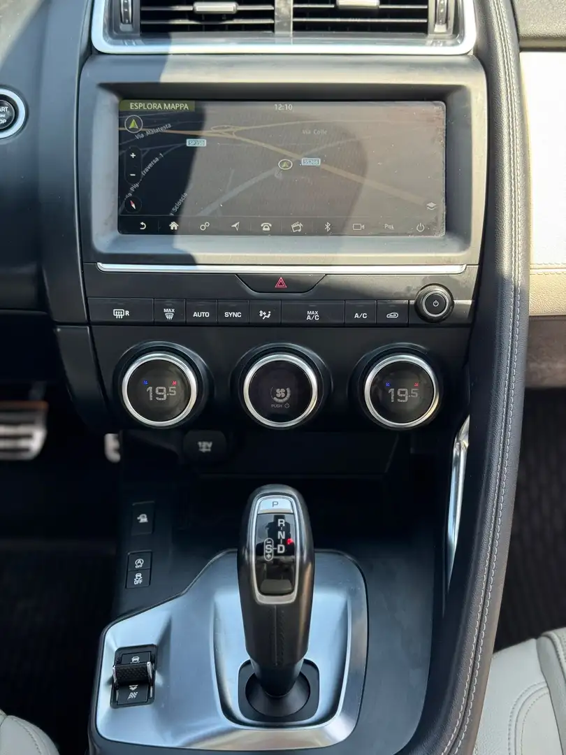 Jaguar E-Pace 2.0d i4 R-Dynamic S awd 150cv auto my19 + Panorama - 2
