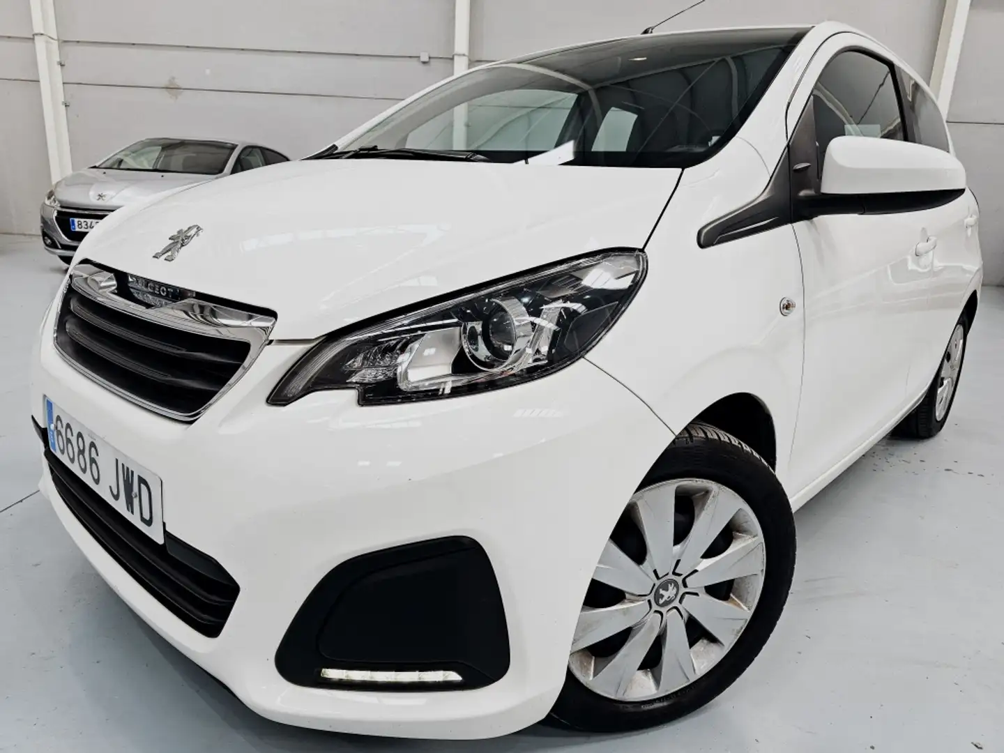 Peugeot 108 1.2 PureTech Active Blanc - 1