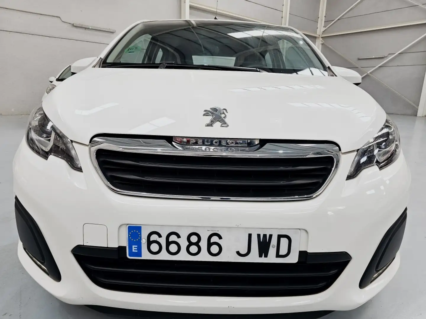 Peugeot 108 1.2 PureTech Active Blanc - 2