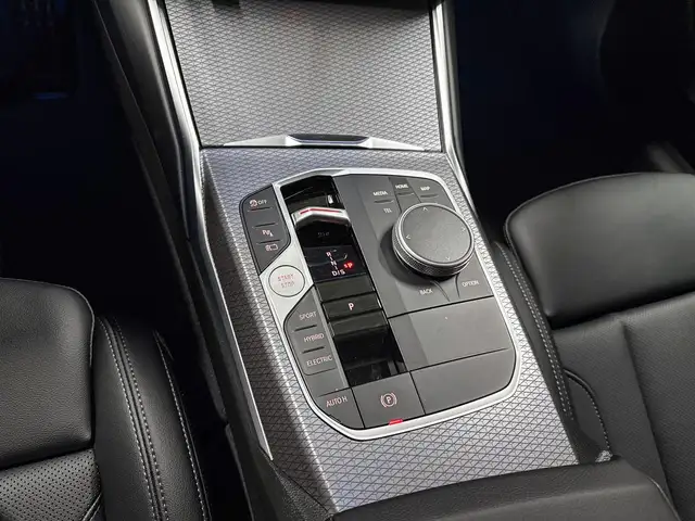 BMW 3 Series view 15