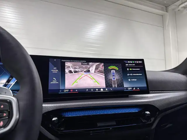 BMW 3 Series view 14