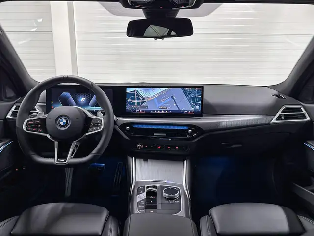 BMW 3 Series view 12
