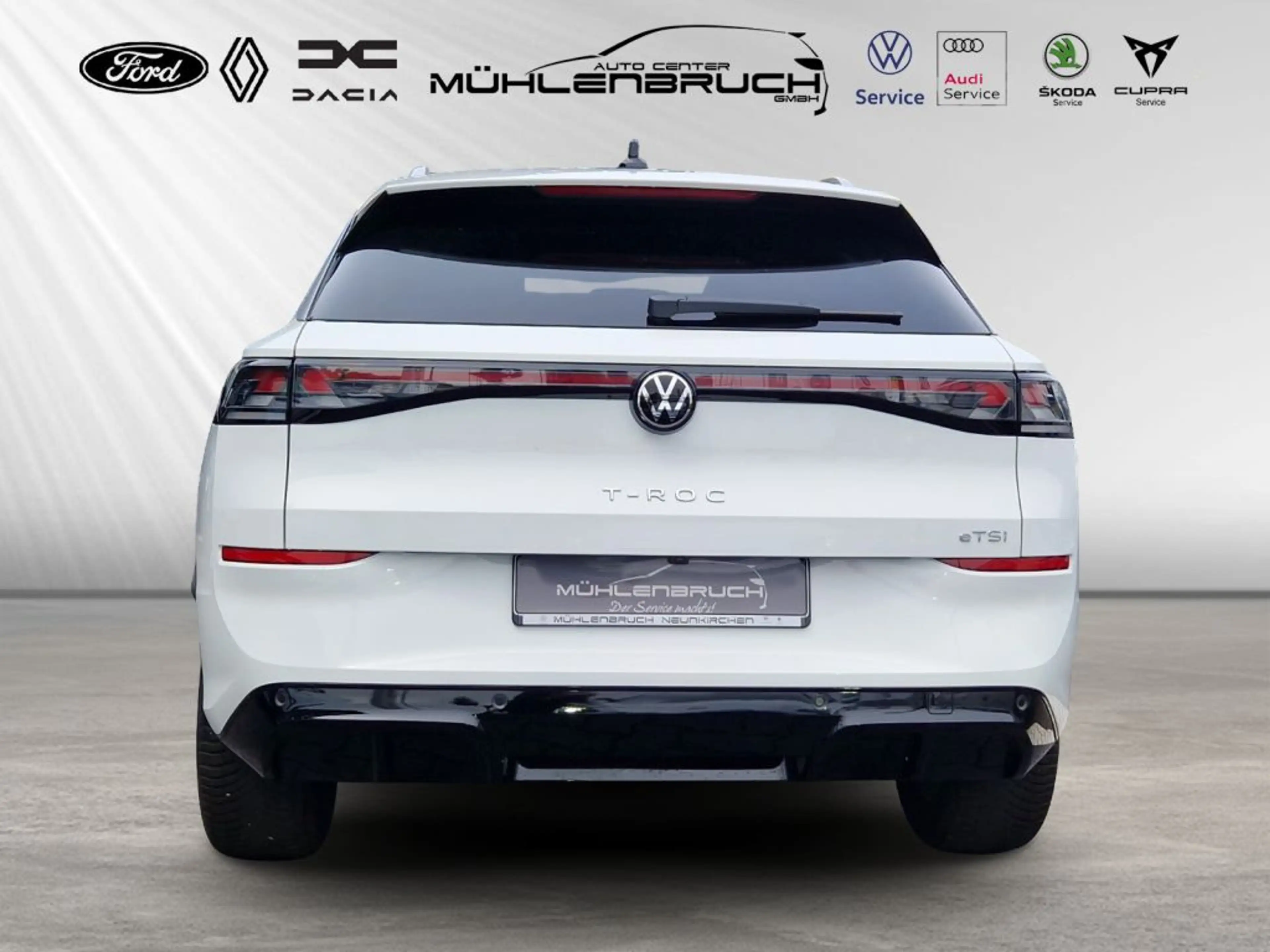 Volkswagen T-Roc 1.5 eTSI OPF DSG R-Line — photo 8
