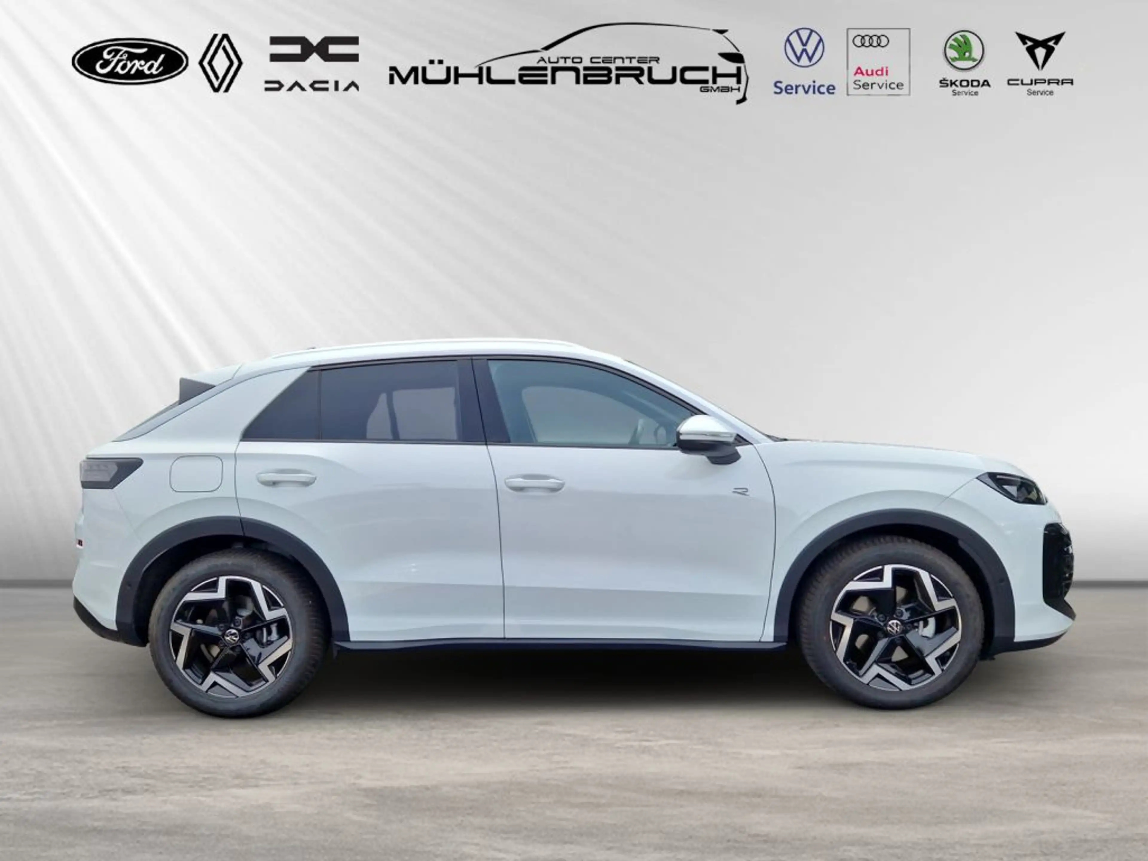 Volkswagen T-Roc 1.5 eTSI OPF DSG R-Line — photo 6