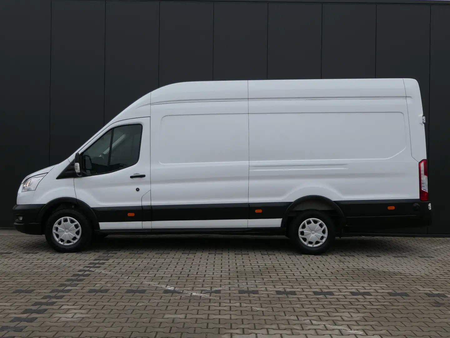 Ford Transit 350 2.0 TDCI L4H3 Trend RWD 170pk Automaat | Achte Blanc - 2