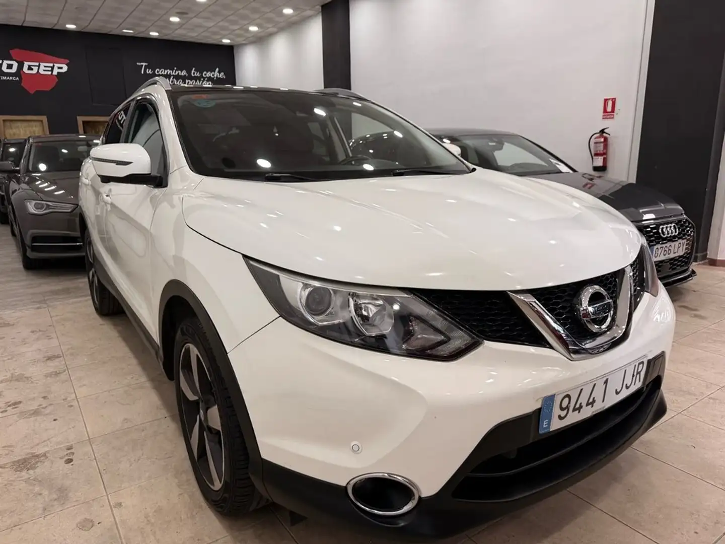 Nissan Qashqai 1.2i DIG-T S&S TEKNA PREM S 4X2 XTR Piel Blanco - 2