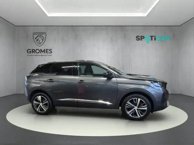 Peugeot 3008 view 2
