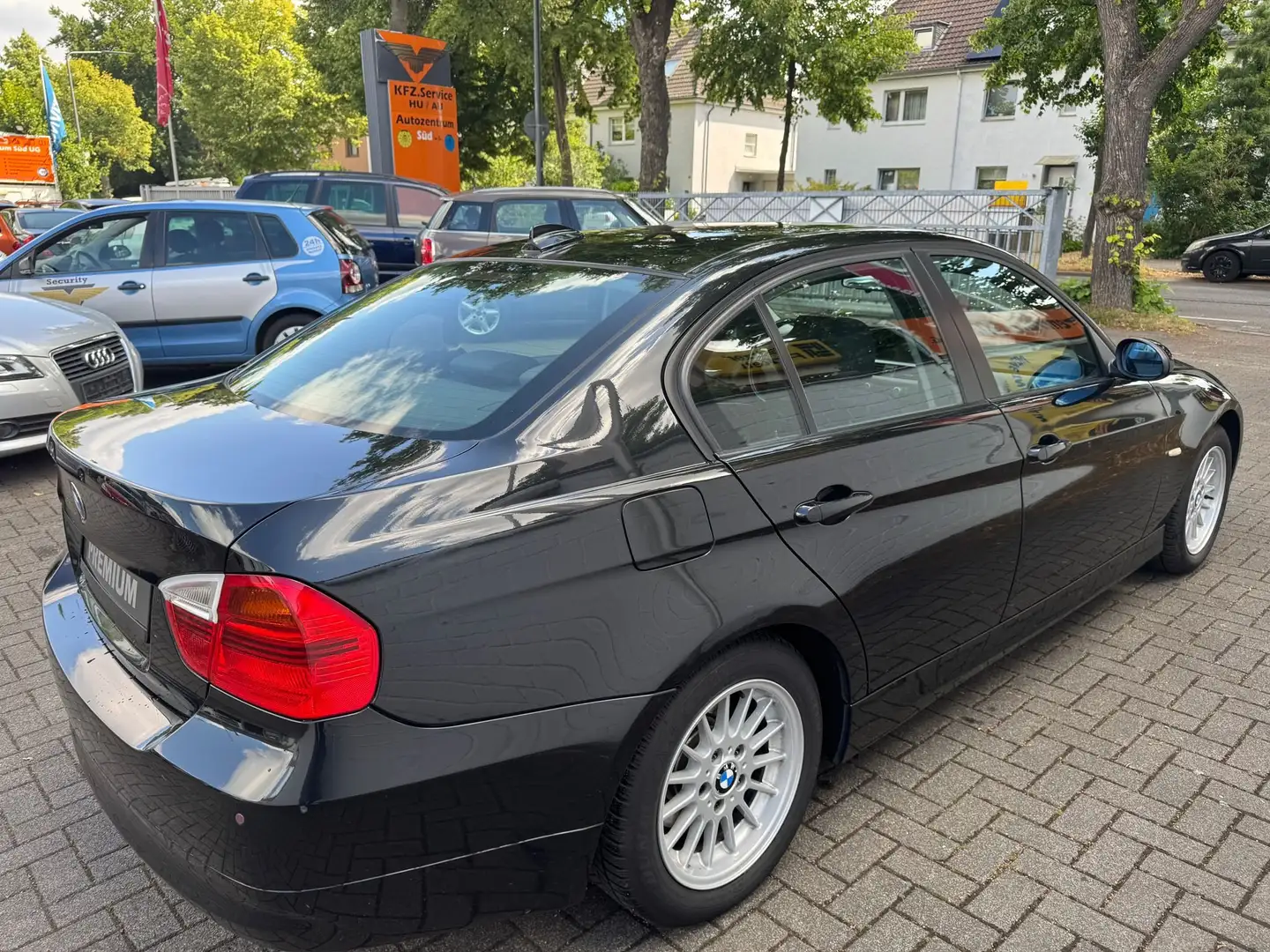 BMW 318 318i Sport Xenon PDC Multi 8 Reifen Tüv neu Schwarz - 2