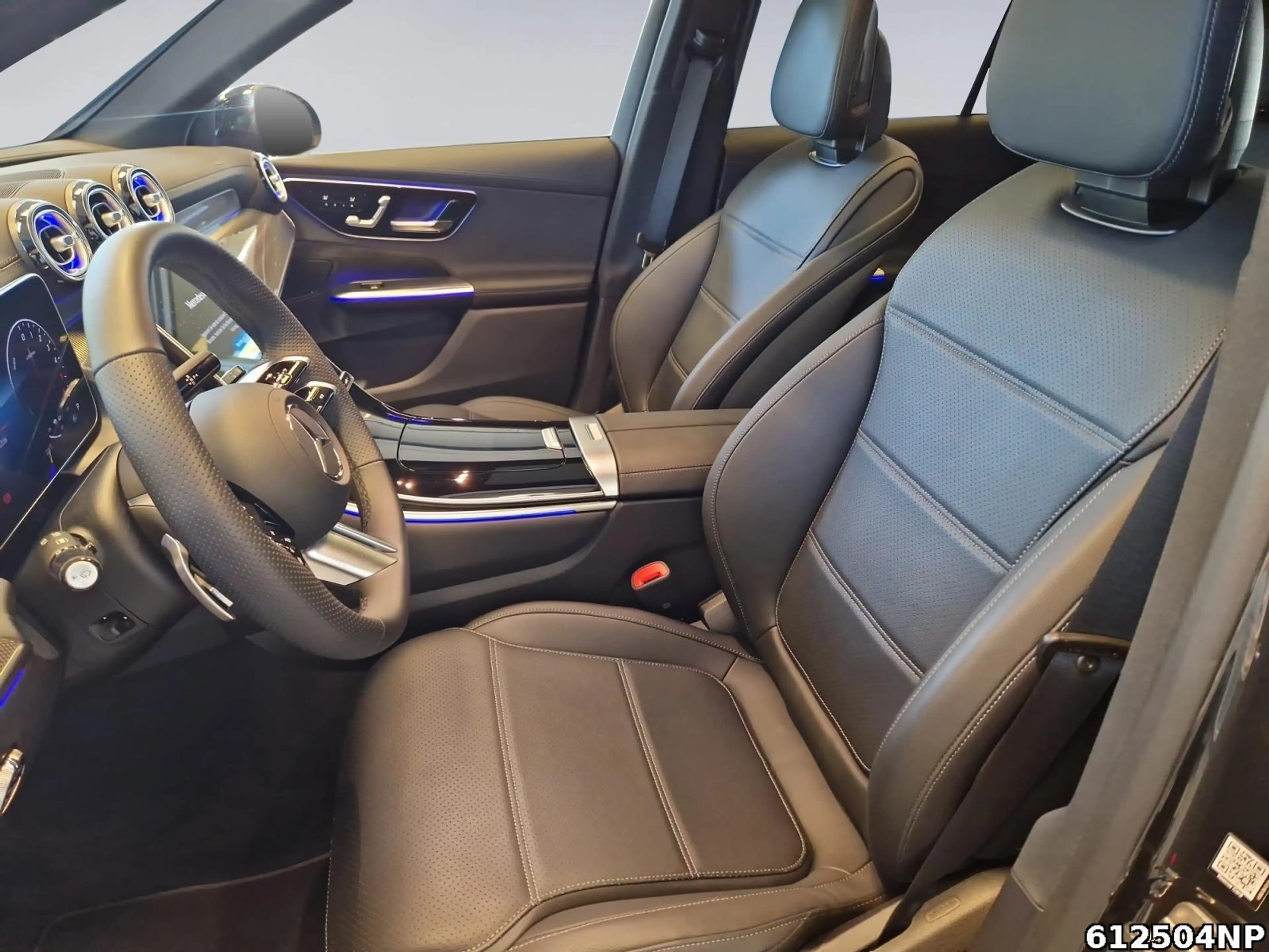 Mercedes-Benz GLC 300 de 4M AMG Pano AHK Digital-Light Soundsy — photo 11