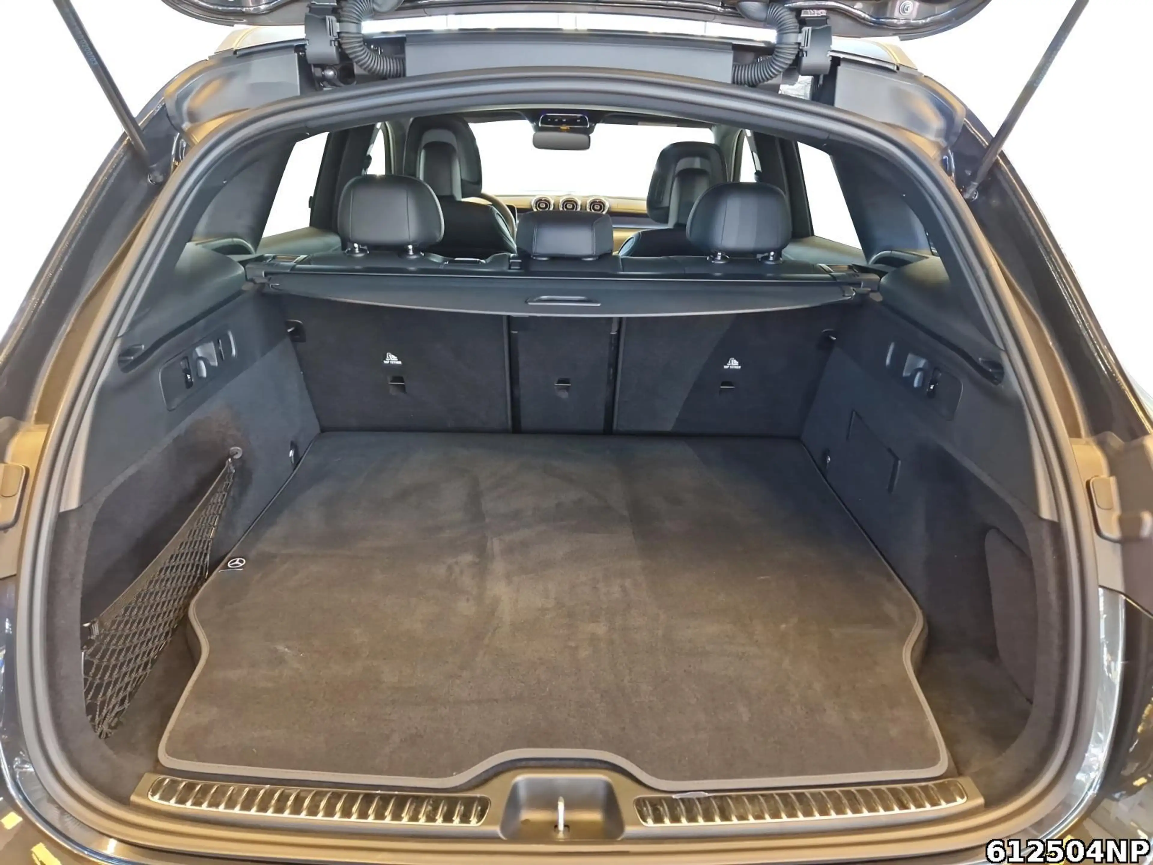 Mercedes-Benz GLC 300 de 4M AMG Pano AHK Digital-Light Soundsy — photo 6