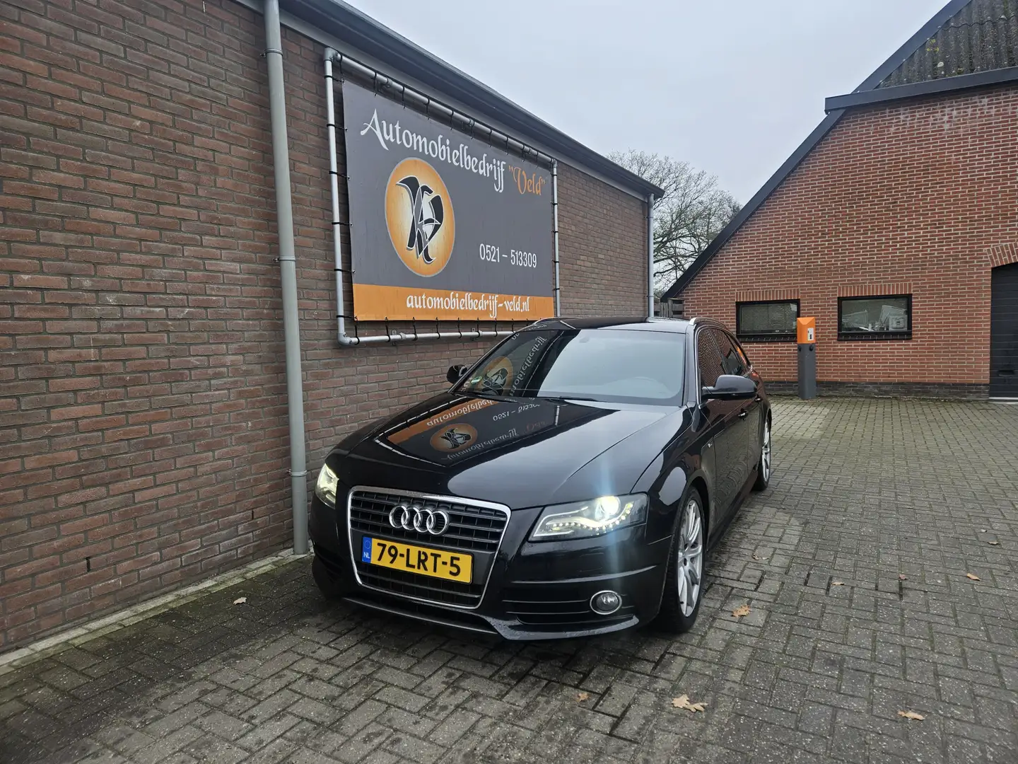 Audi A4 Avant 2.0 TFSI Pro Line S Zwart - 1