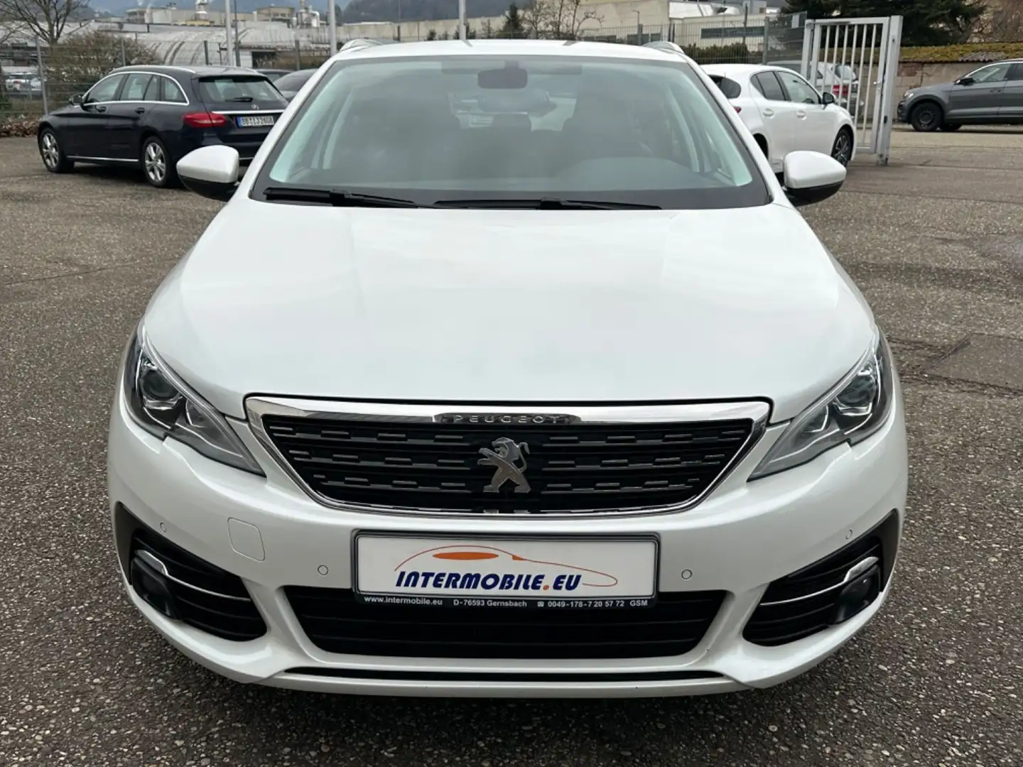 Peugeot 308 SW 1.2 PureTech Allure Navi Kamera Alu AHK** Weiß - 2