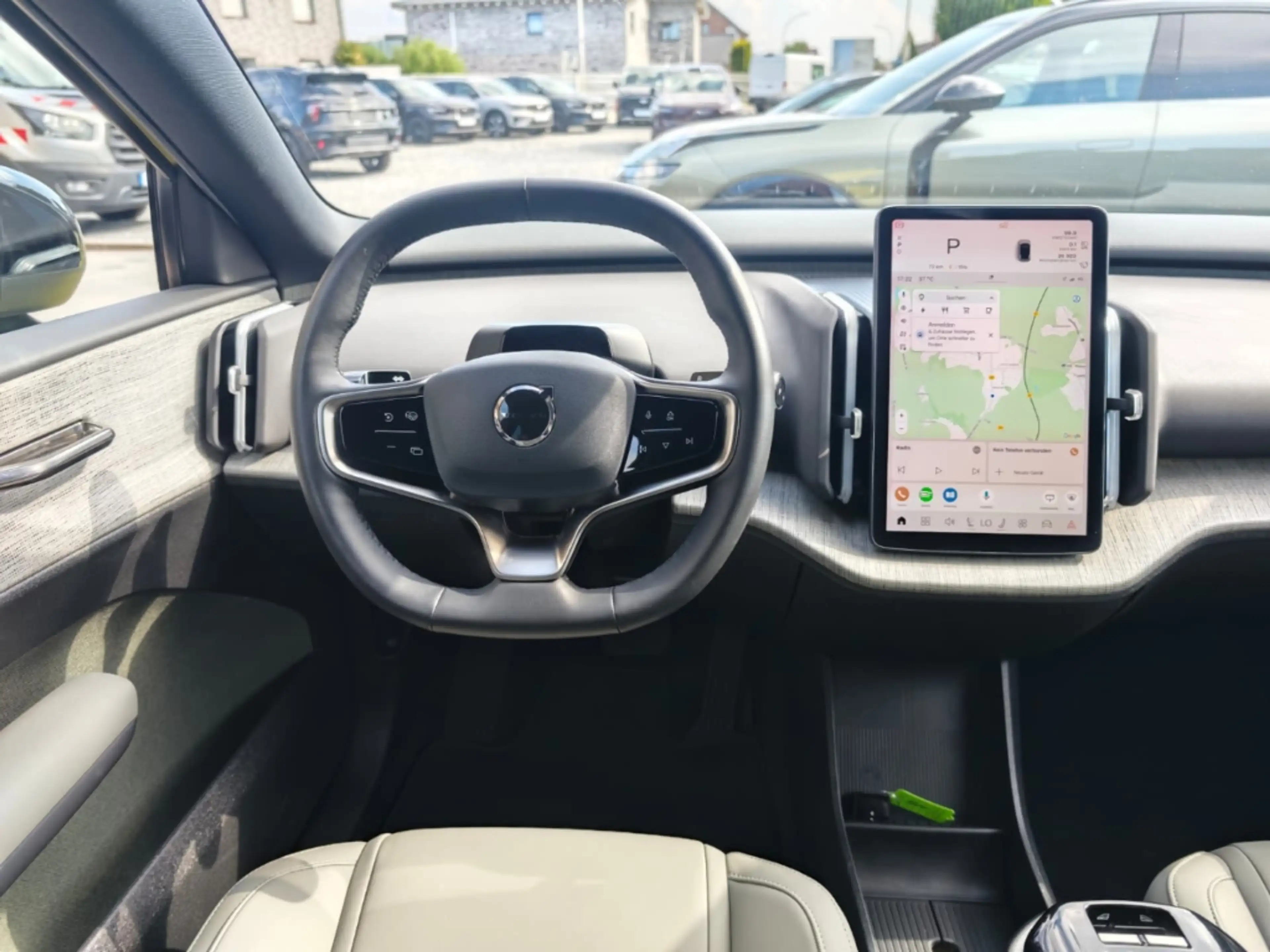 Volvo EX30 Plus Pure Electric Single Motor Extended Range 2WD — photo 15