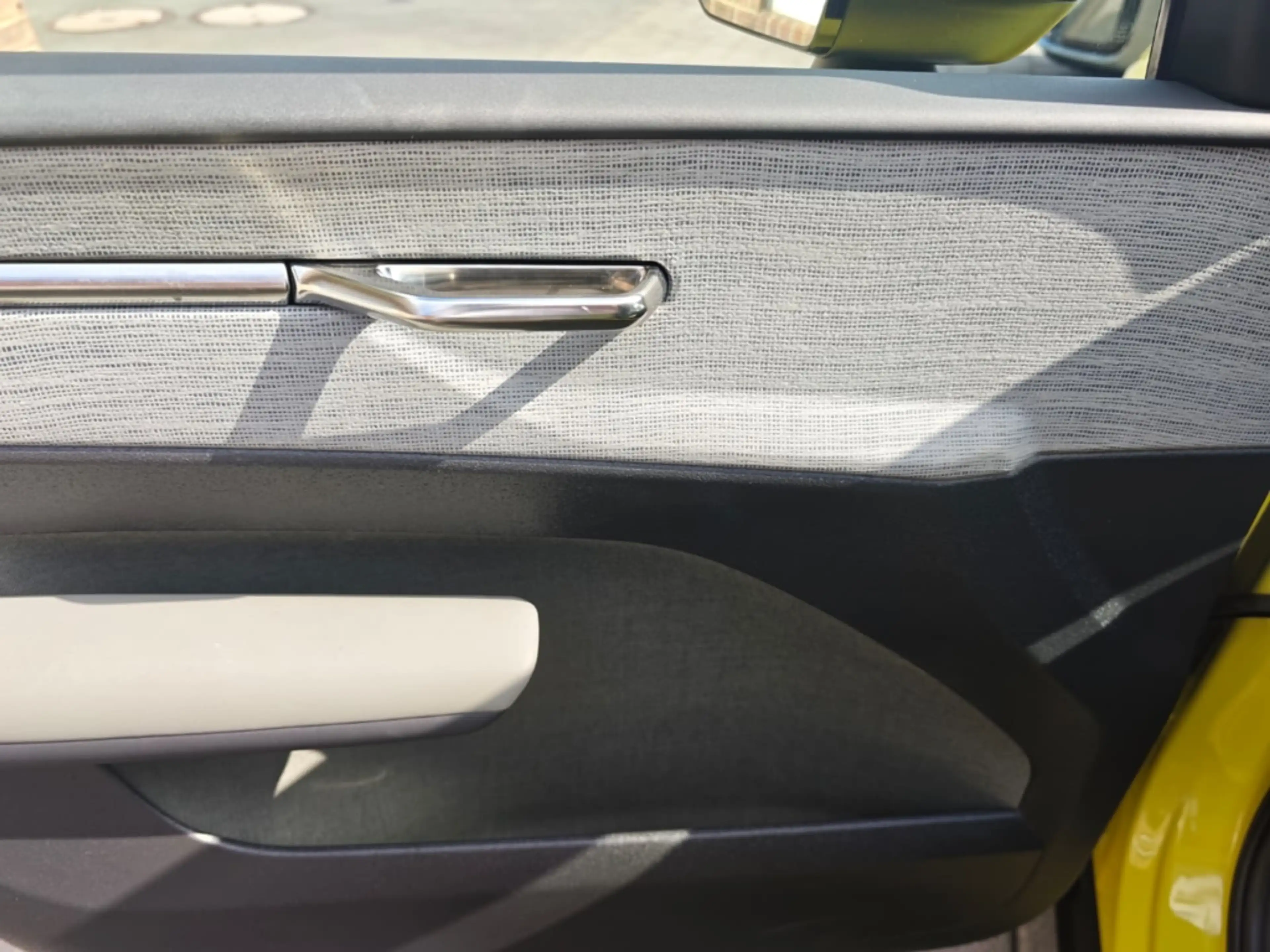 Volvo EX30 Plus Pure Electric Single Motor Extended Range 2WD — photo 12