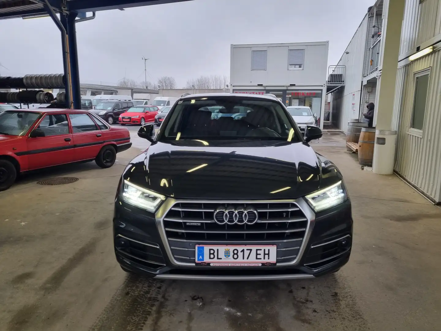 Audi Q5 2,0 TDi Quattro Sport - Topzustand! Grau - 2