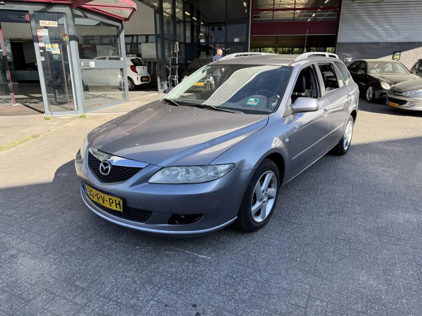 Mazda 6 Sportbreak 2.0i Dynamic Gris - 1
