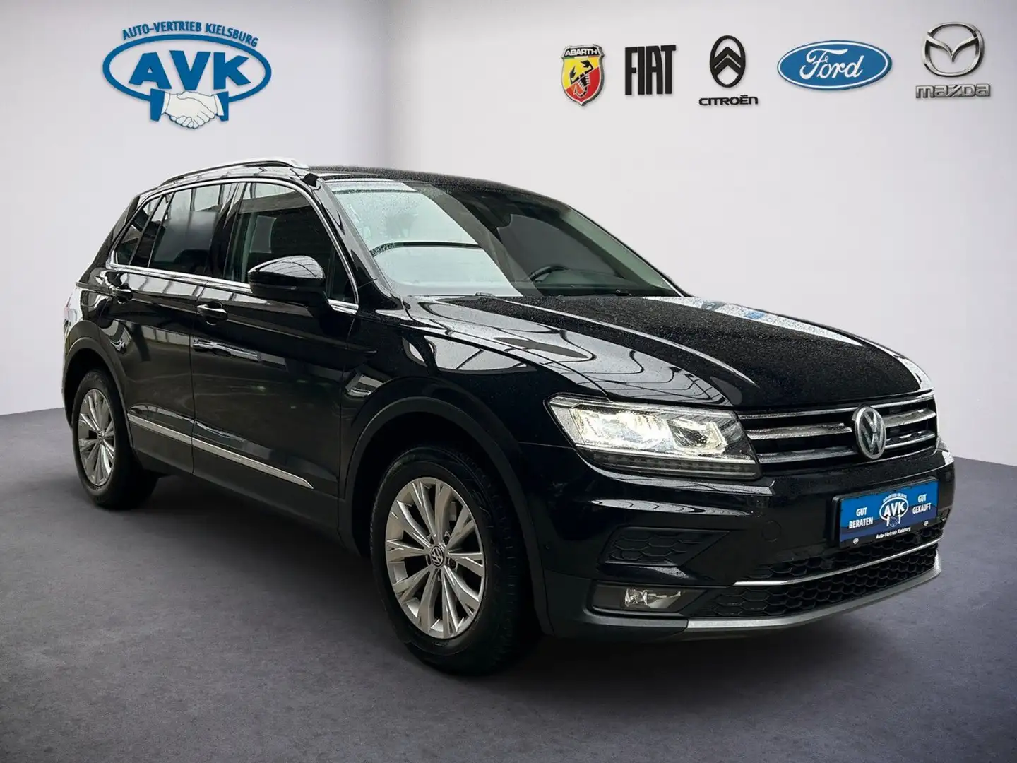Volkswagen Tiguan Highline Fekete - 1