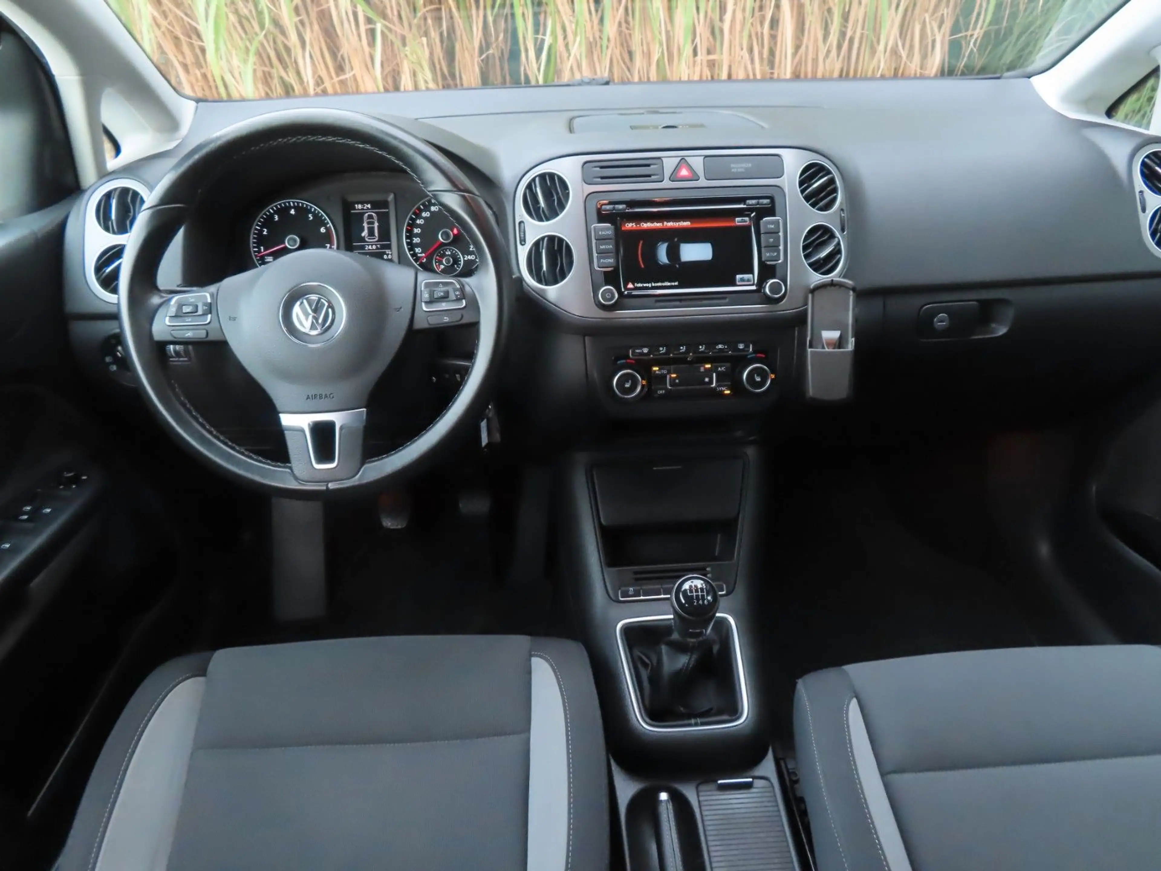 Volkswagen Golf Plus 1,4 Life "Schwarz-Met.-Standheizung" — photo 13