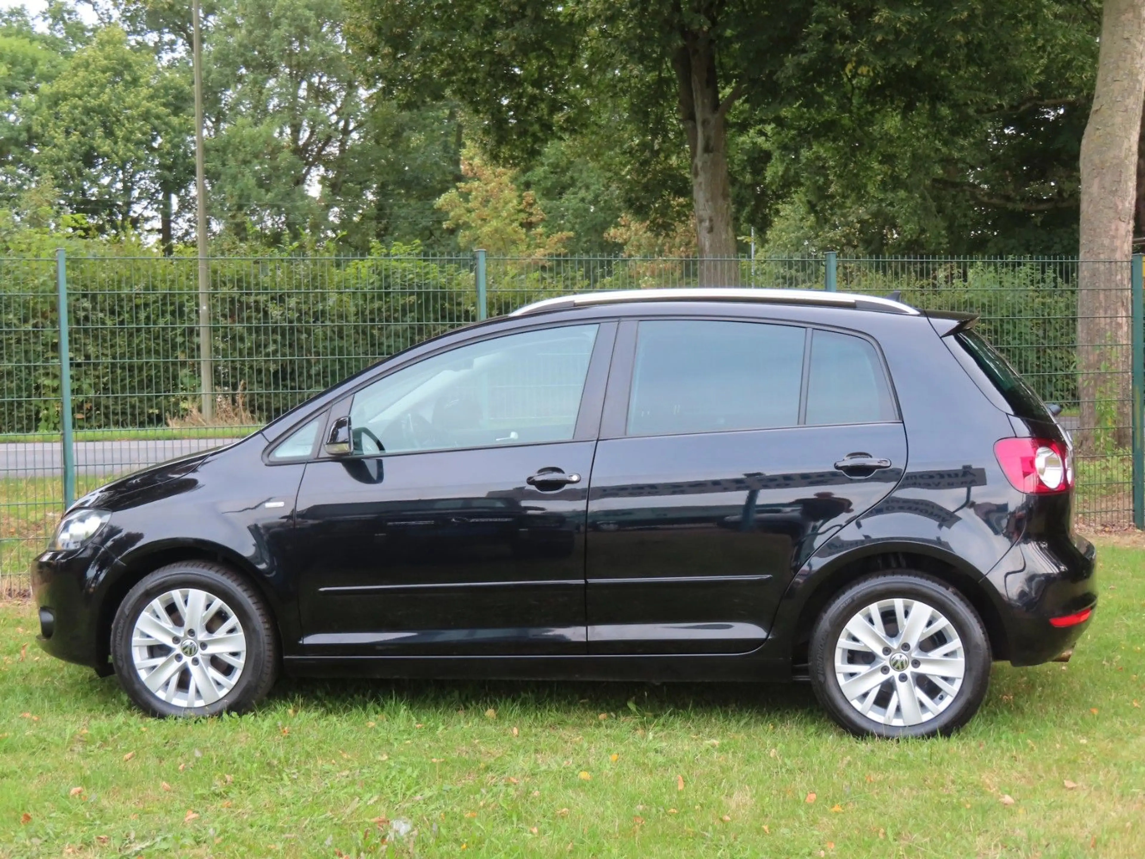 Volkswagen Golf Plus 1,4 Life "Schwarz-Met.-Standheizung" — photo 4