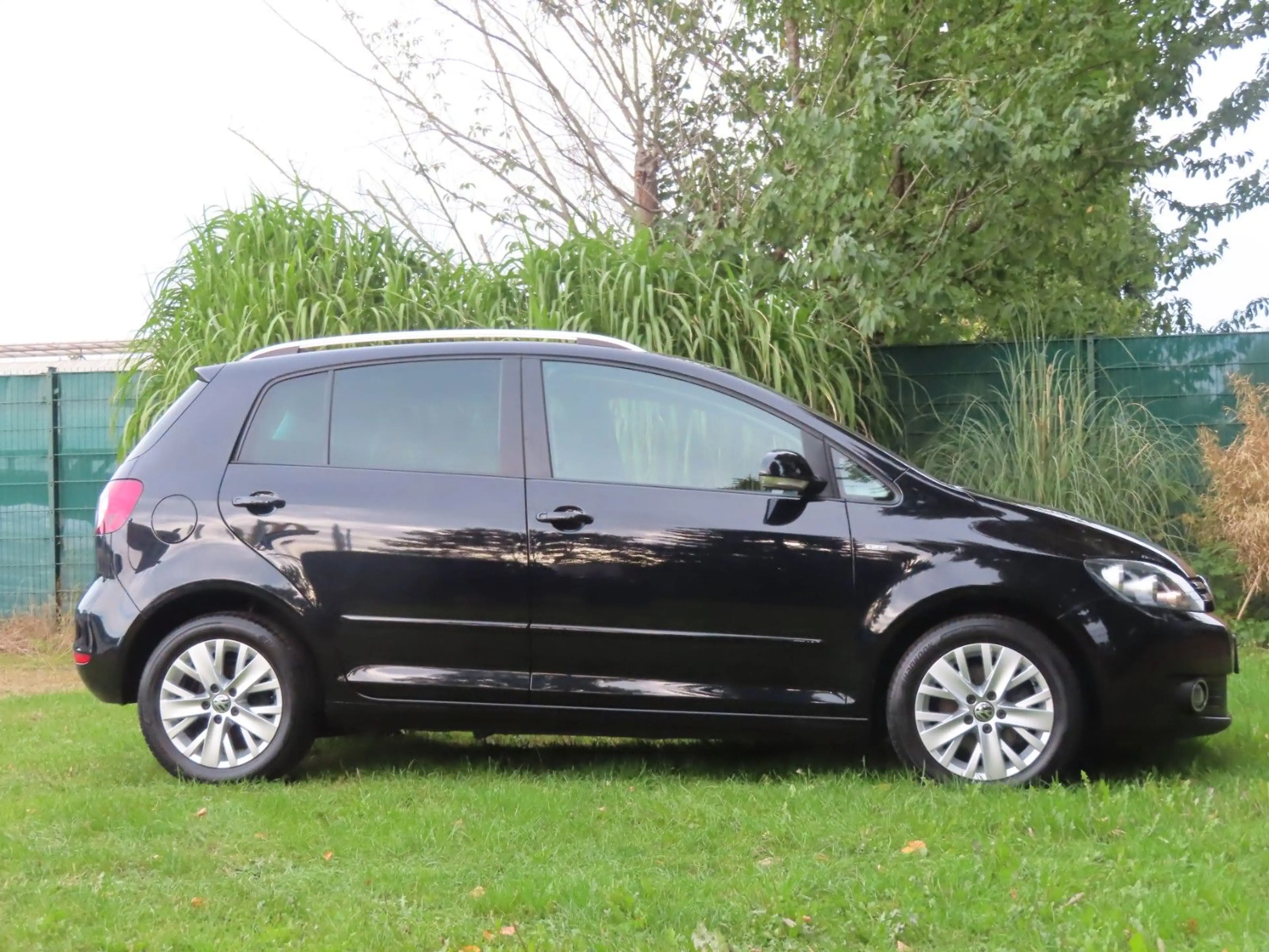 Volkswagen Golf Plus 1,4 Life "Schwarz-Met.-Standheizung" — photo 5