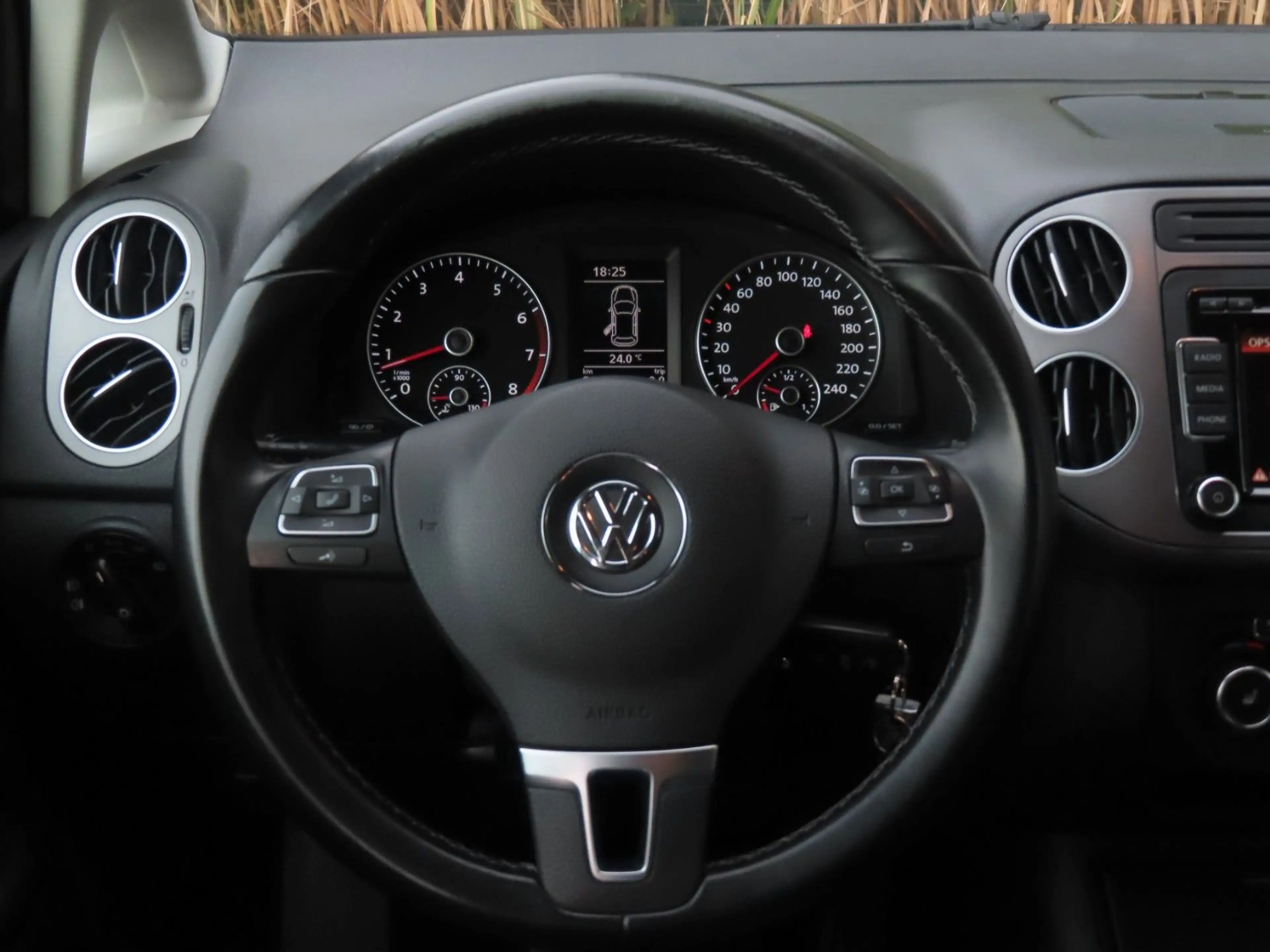 Volkswagen Golf Plus 1,4 Life "Schwarz-Met.-Standheizung" — photo 14