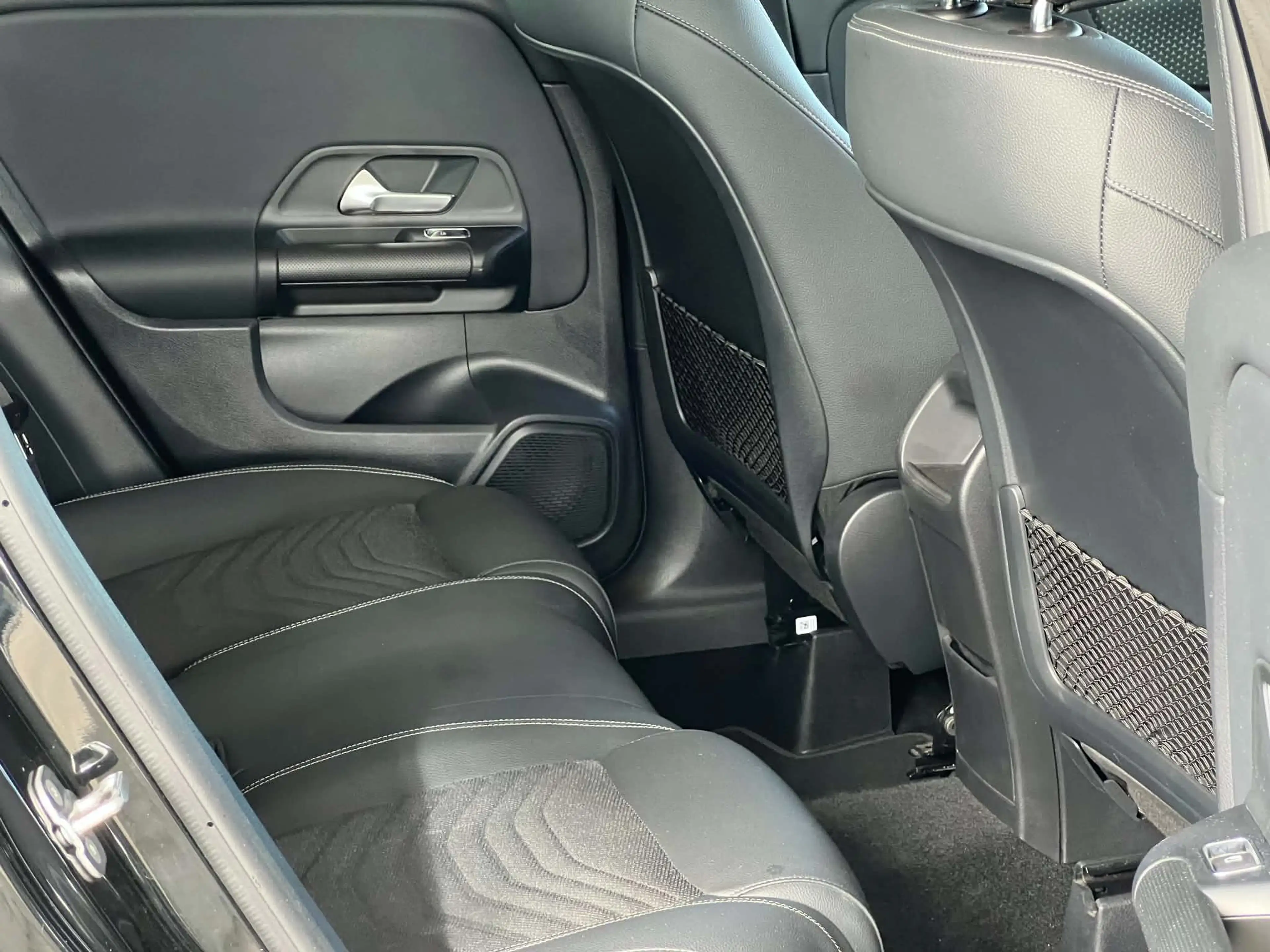 Mercedes-Benz GLA 180 2025 Automaat — photo 10