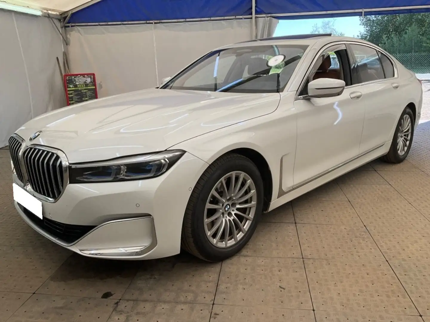BMW 740 7er Diesel 740d xDrive bijela - 1