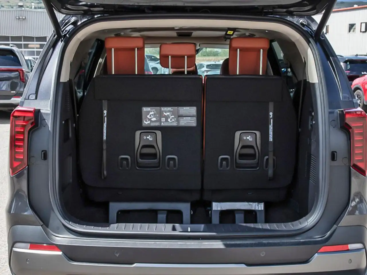 Kia Carnival снимка Kia Carnival