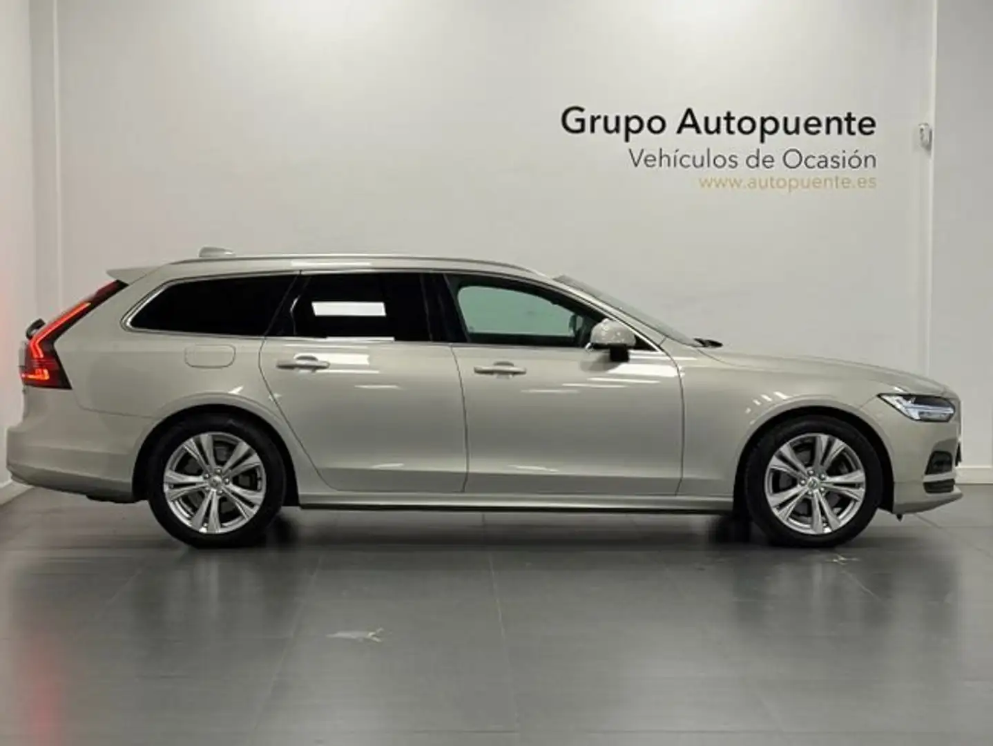 Volvo V90 MOMENTUM PRO AUTO BIRCH LIGHT Beige - 2