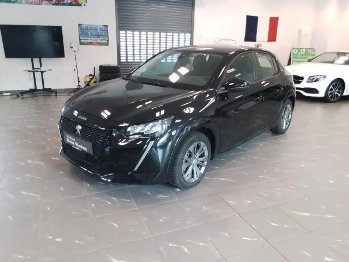 Peugeot 208 PureTech 75 Like Noir - 1
