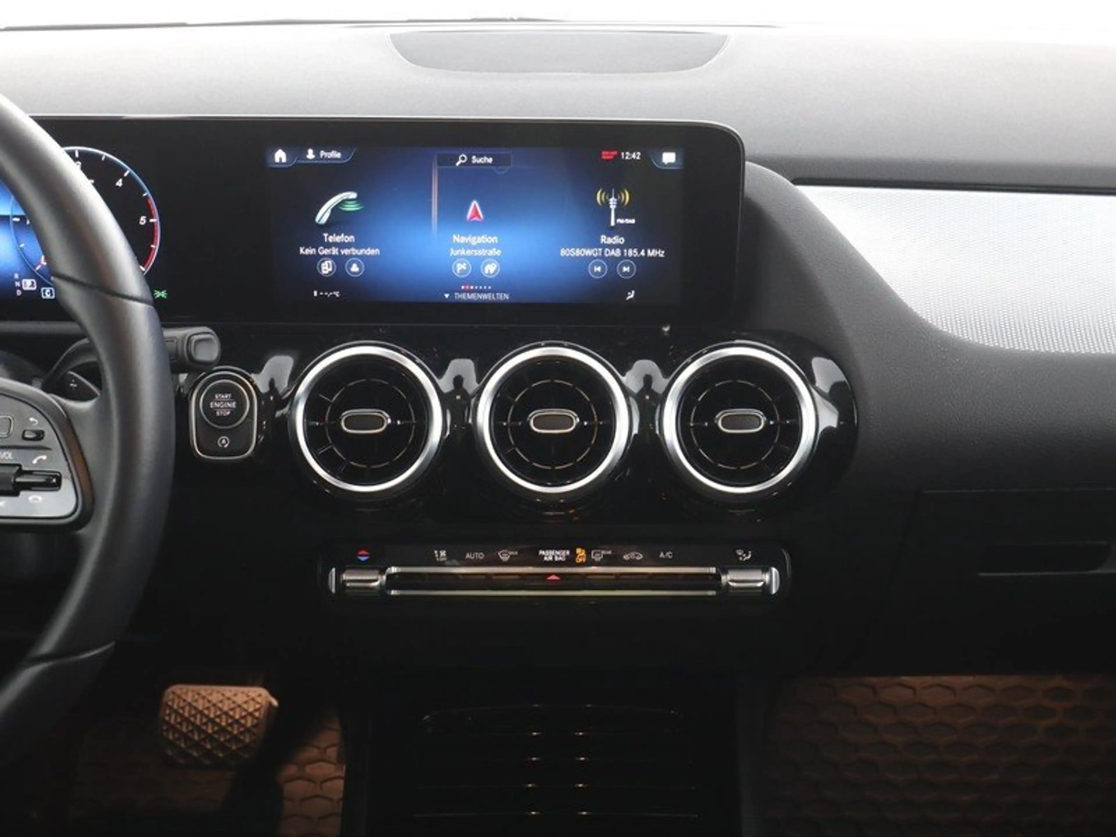 Mercedes-Benz B 220 B220d Style LED HighEndMBUX Kamera SHZ SpiegelPk — photo 9