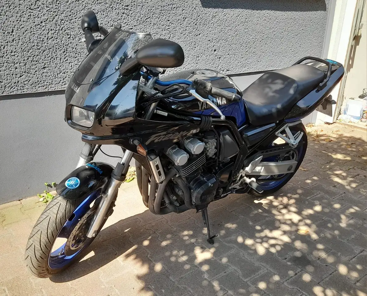 Yamaha FZS 600