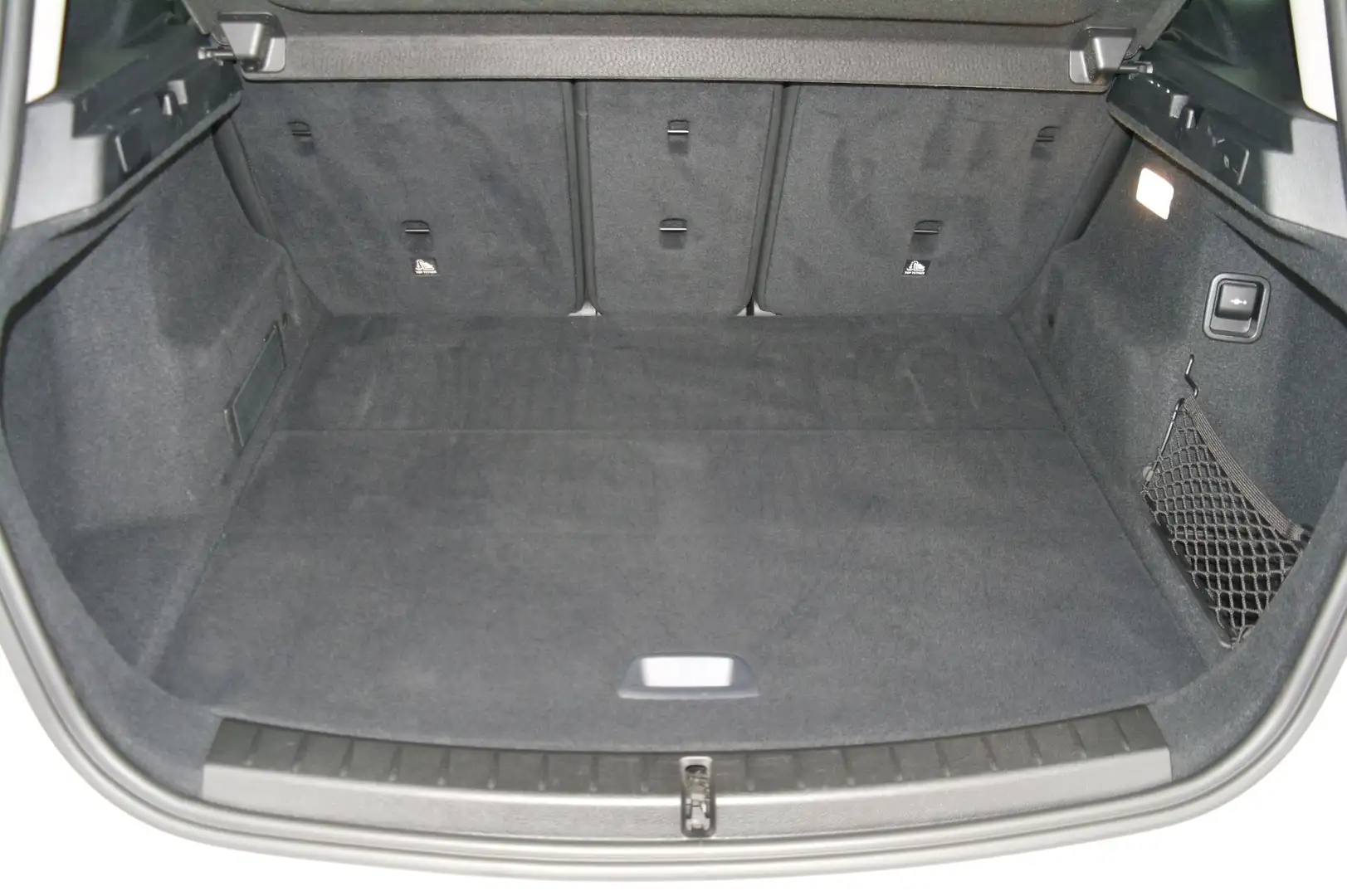 BMW 220 220d Active Tourer Silber - 2