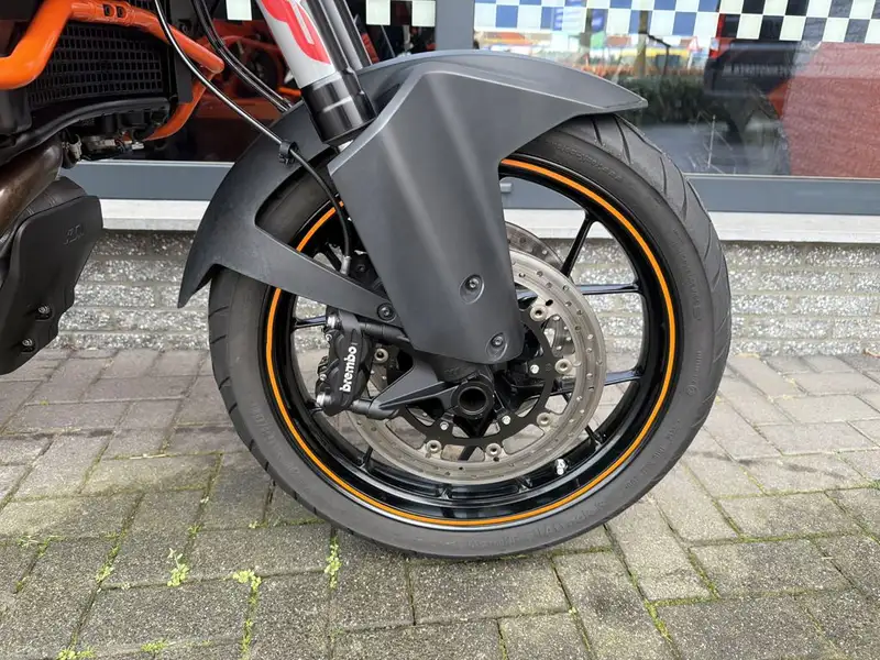 KTM 1090 Adventure - foto 5