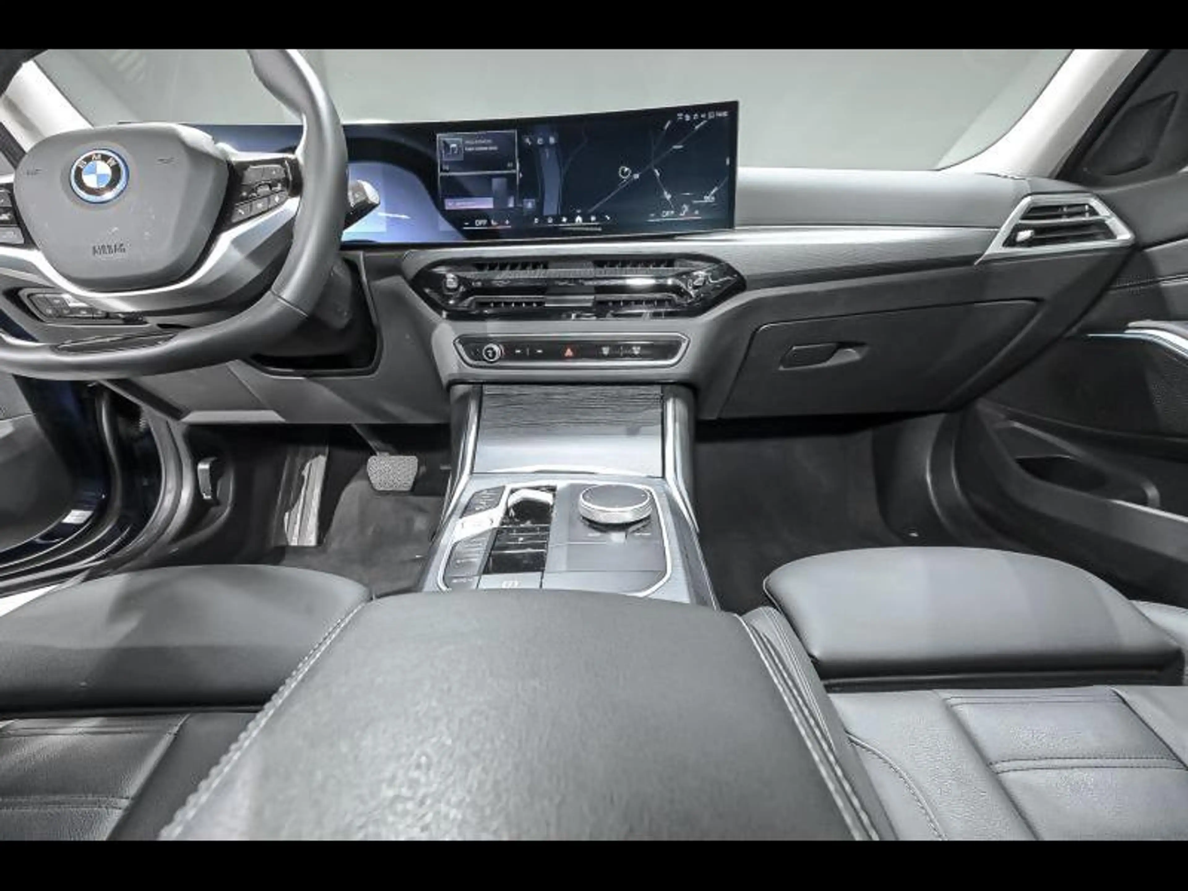 BMW 330 e Touring - COMFORTPACK|DASS+|360CAM|HUD|HIFI|PANO — photo 8