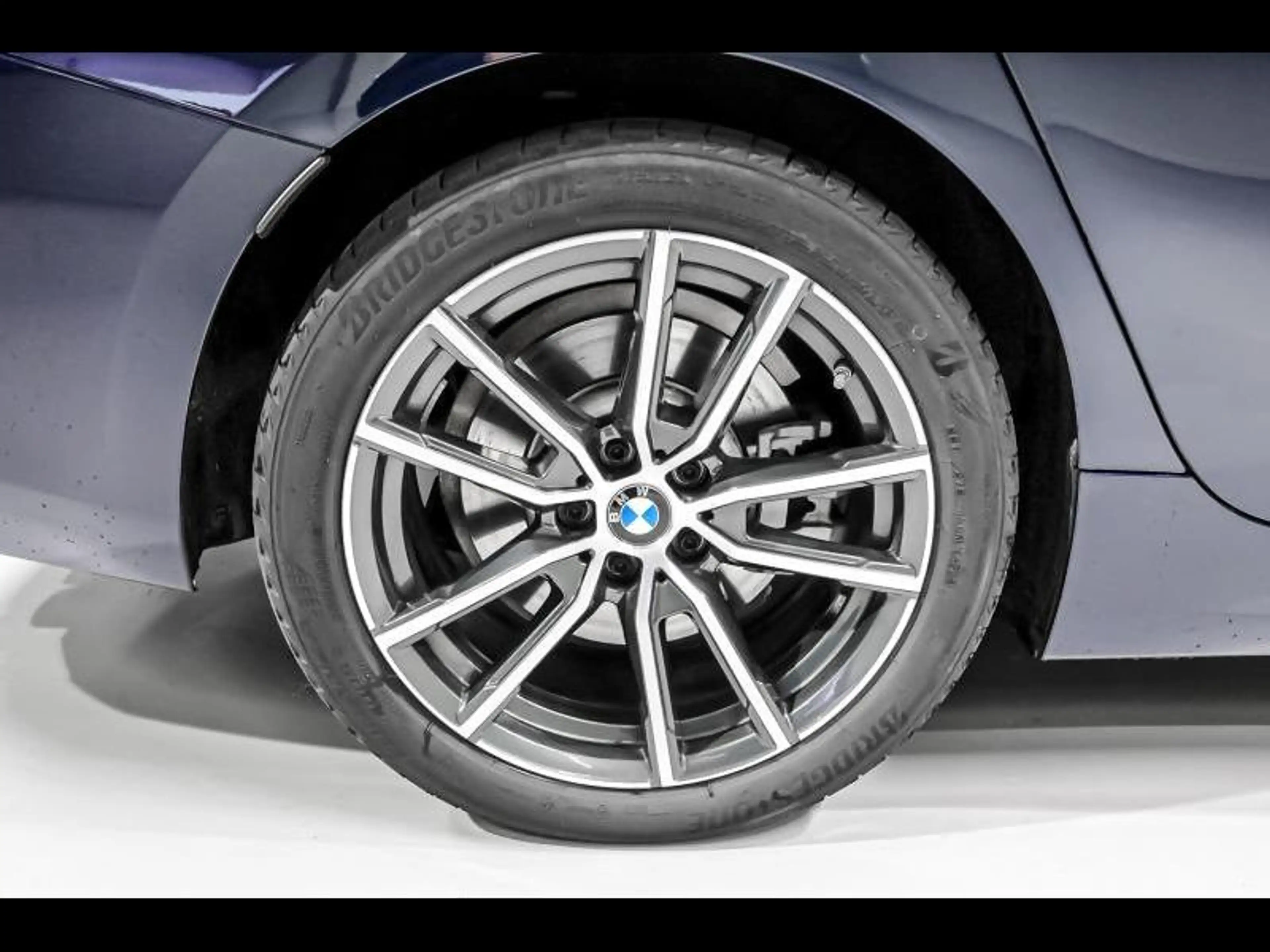 BMW 330 e Touring - COMFORTPACK|DASS+|360CAM|HUD|HIFI|PANO — photo 6