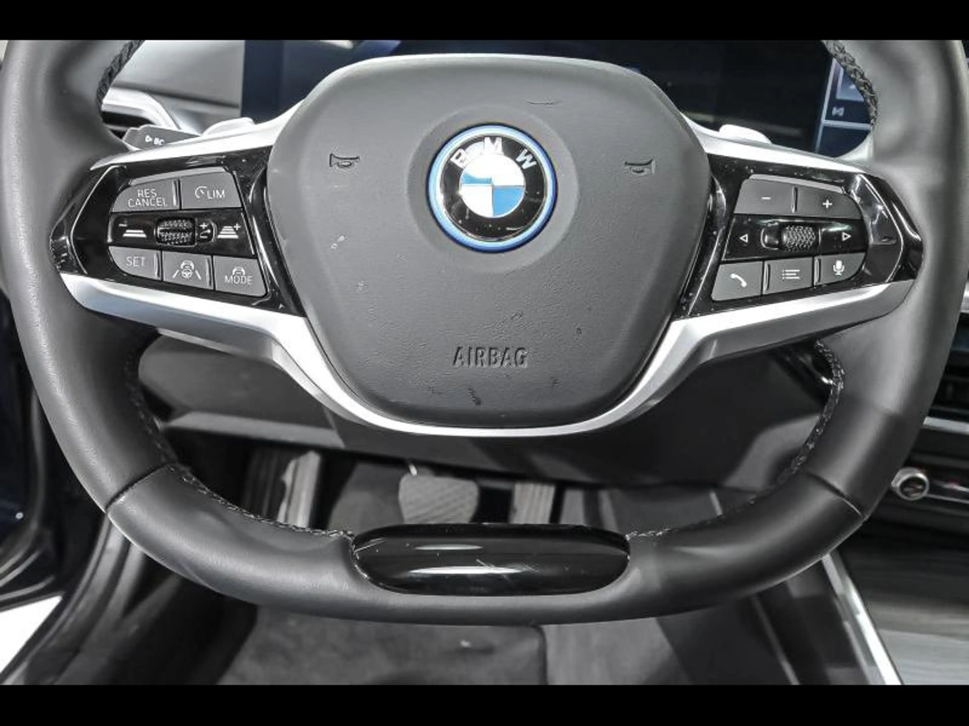 BMW 330 e Touring - COMFORTPACK|DASS+|360CAM|HUD|HIFI|PANO — photo 9