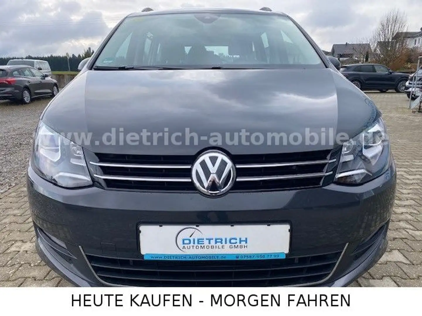 Volkswagen Sharan Comfortline 1,4 TSi DSG PDC ACC NAVi ALU Grijs - 2