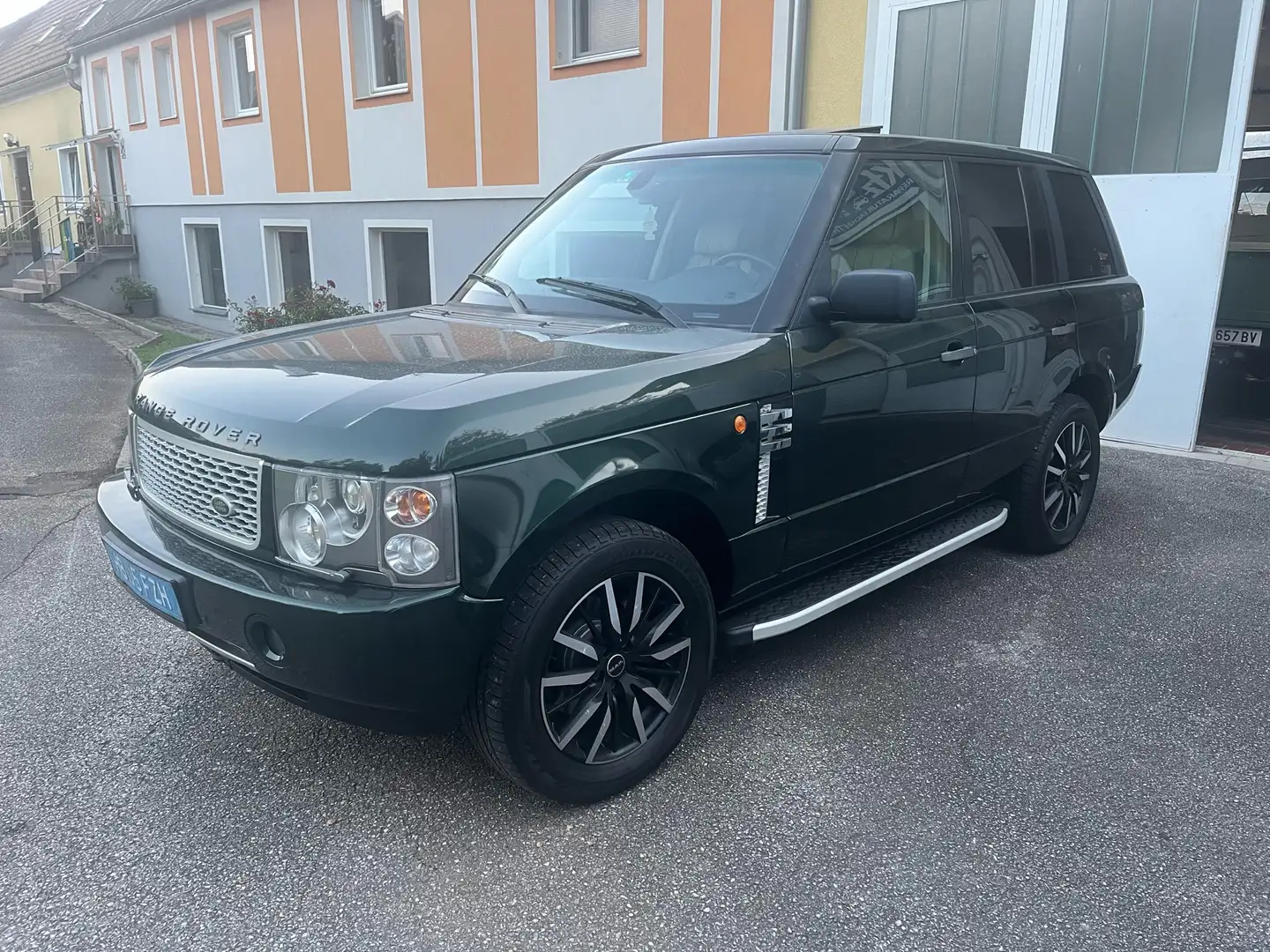 Land Rover Range Rover 4,4i V8 Vogue Grün - 1