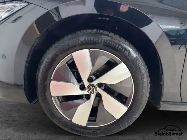 Volkswagen Passat view 13