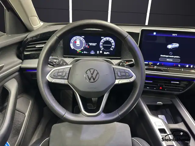 Volkswagen Passat view 18
