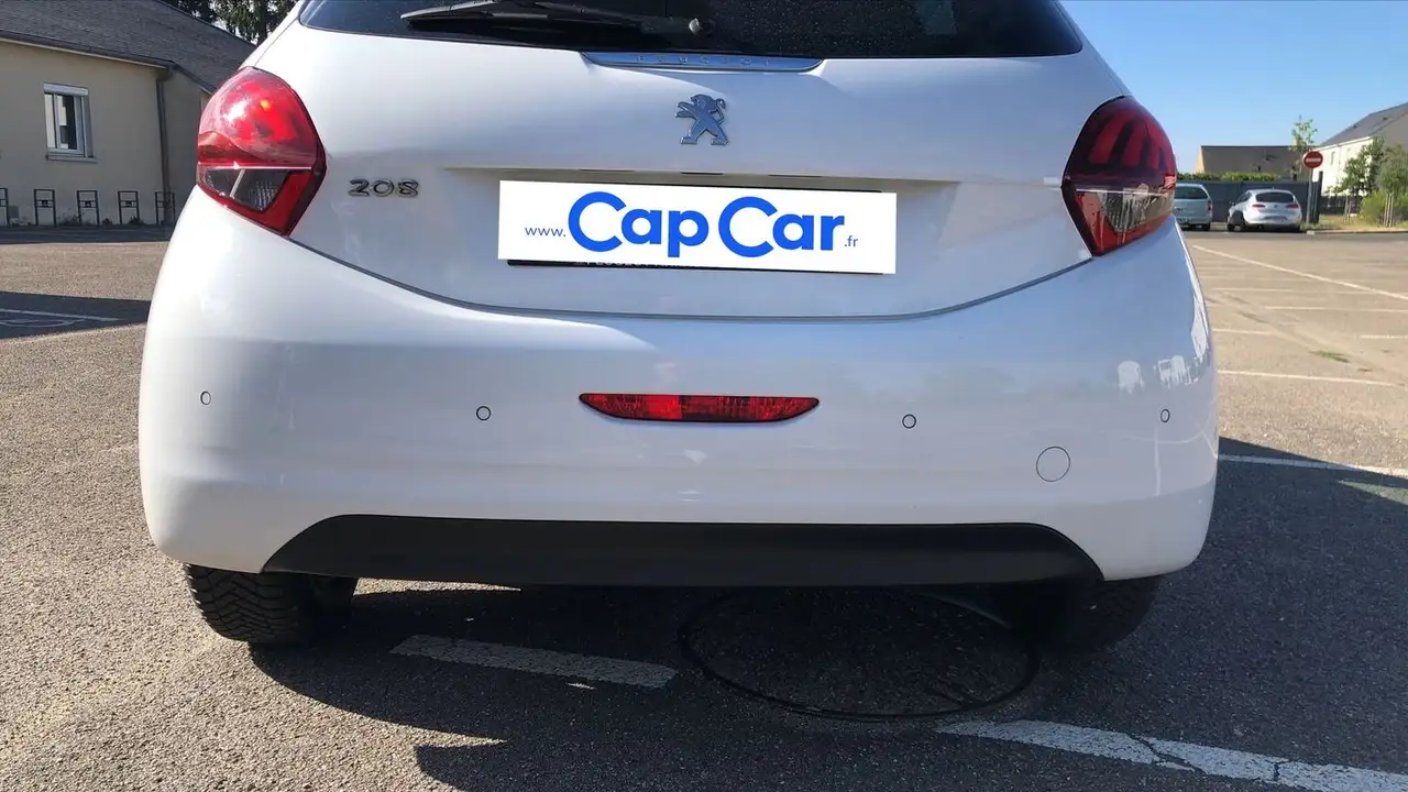 Peugeot 208 208 — photo 21